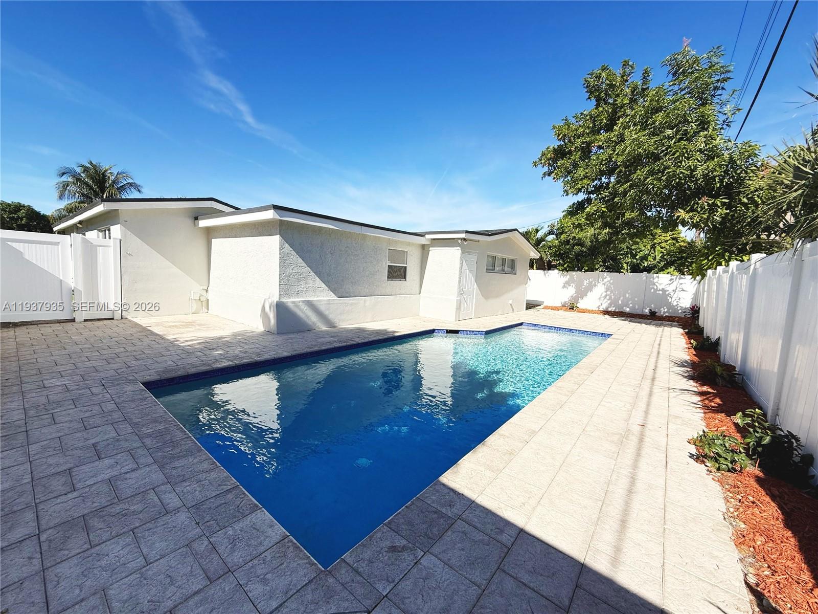 LAUDERDALE LAKES NORTH GA - Residential