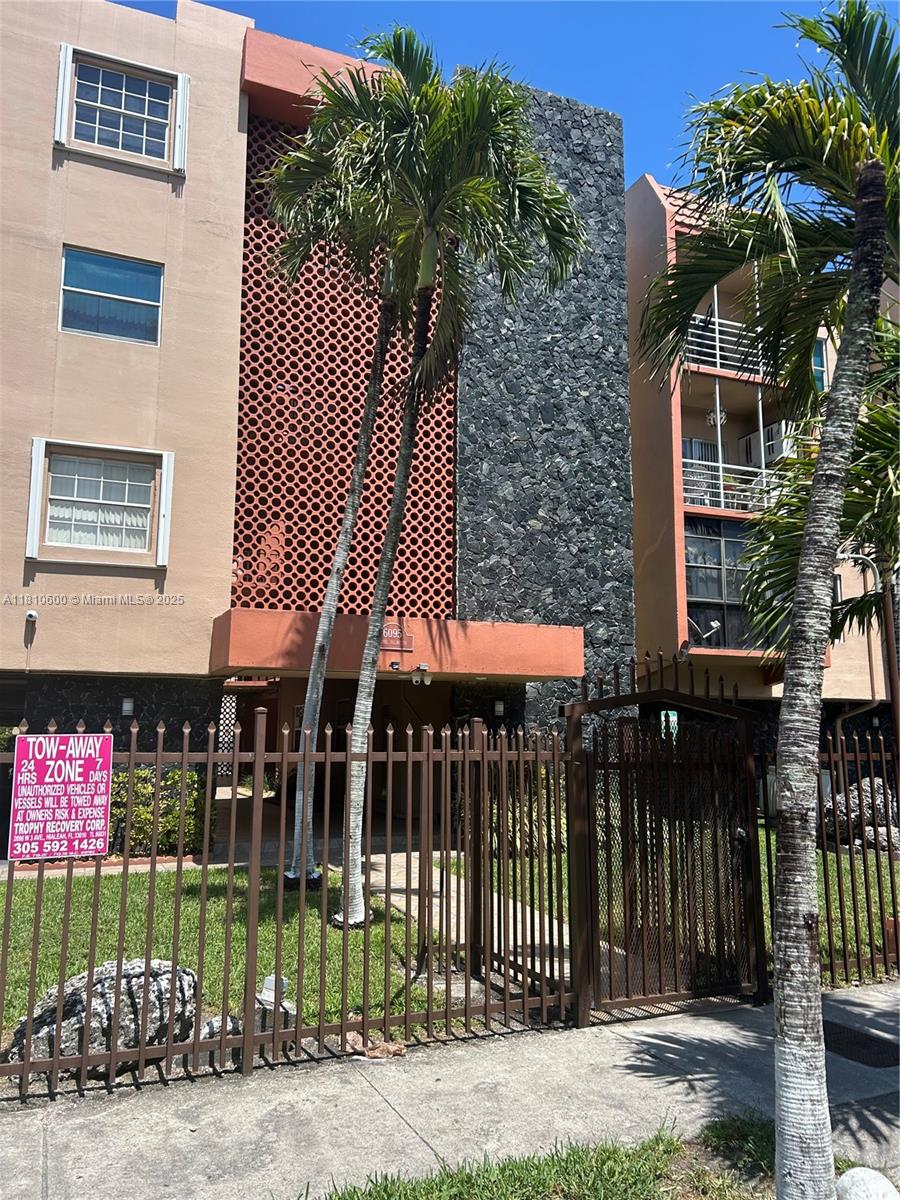 ROYAL PALMETTO CONDO - Residential