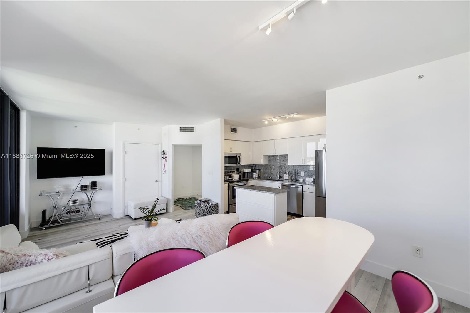 THE WAVERLY AT SOUTH BEAC - Residential