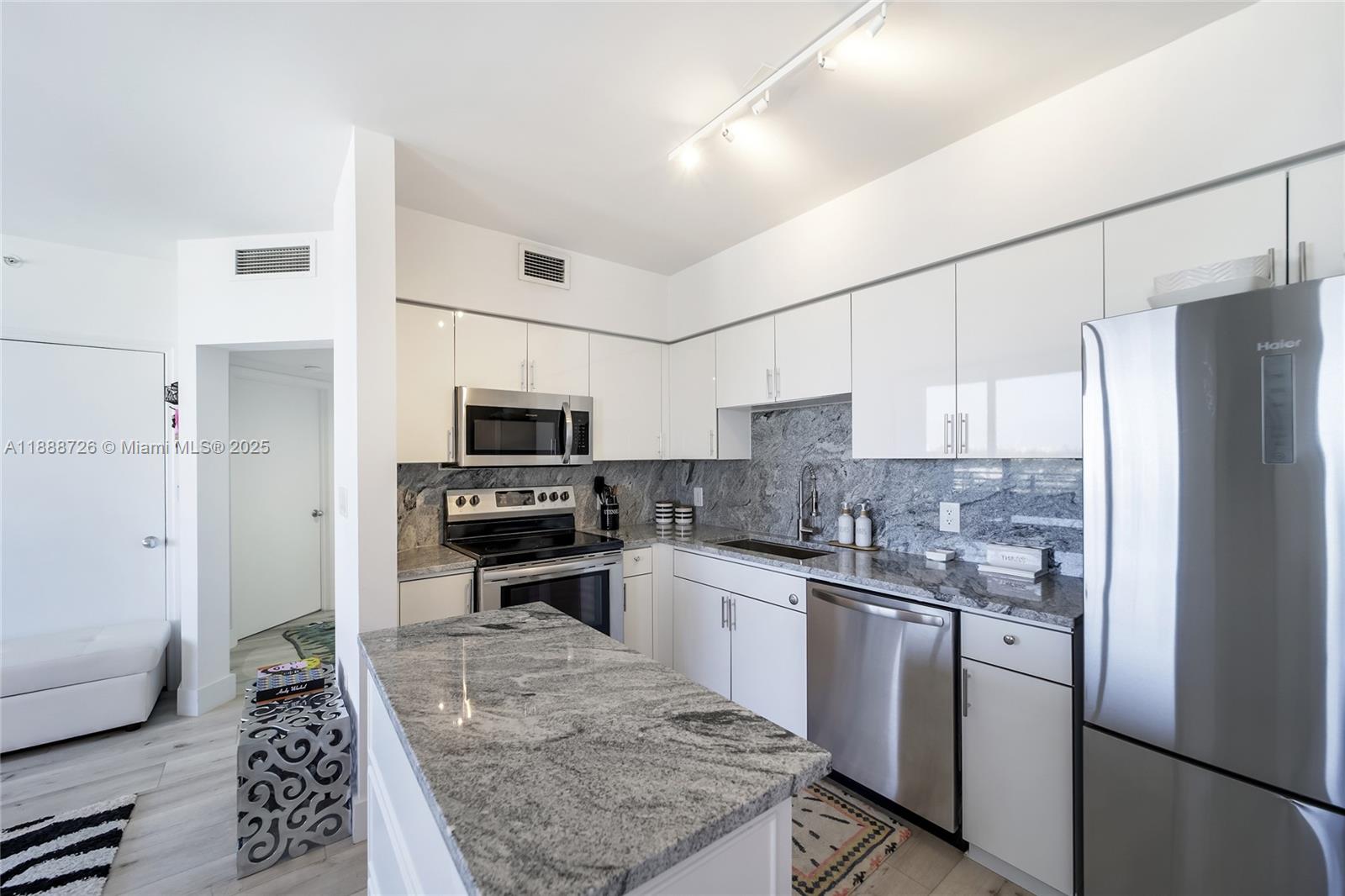 THE WAVERLY AT SOUTH BEAC - Residential