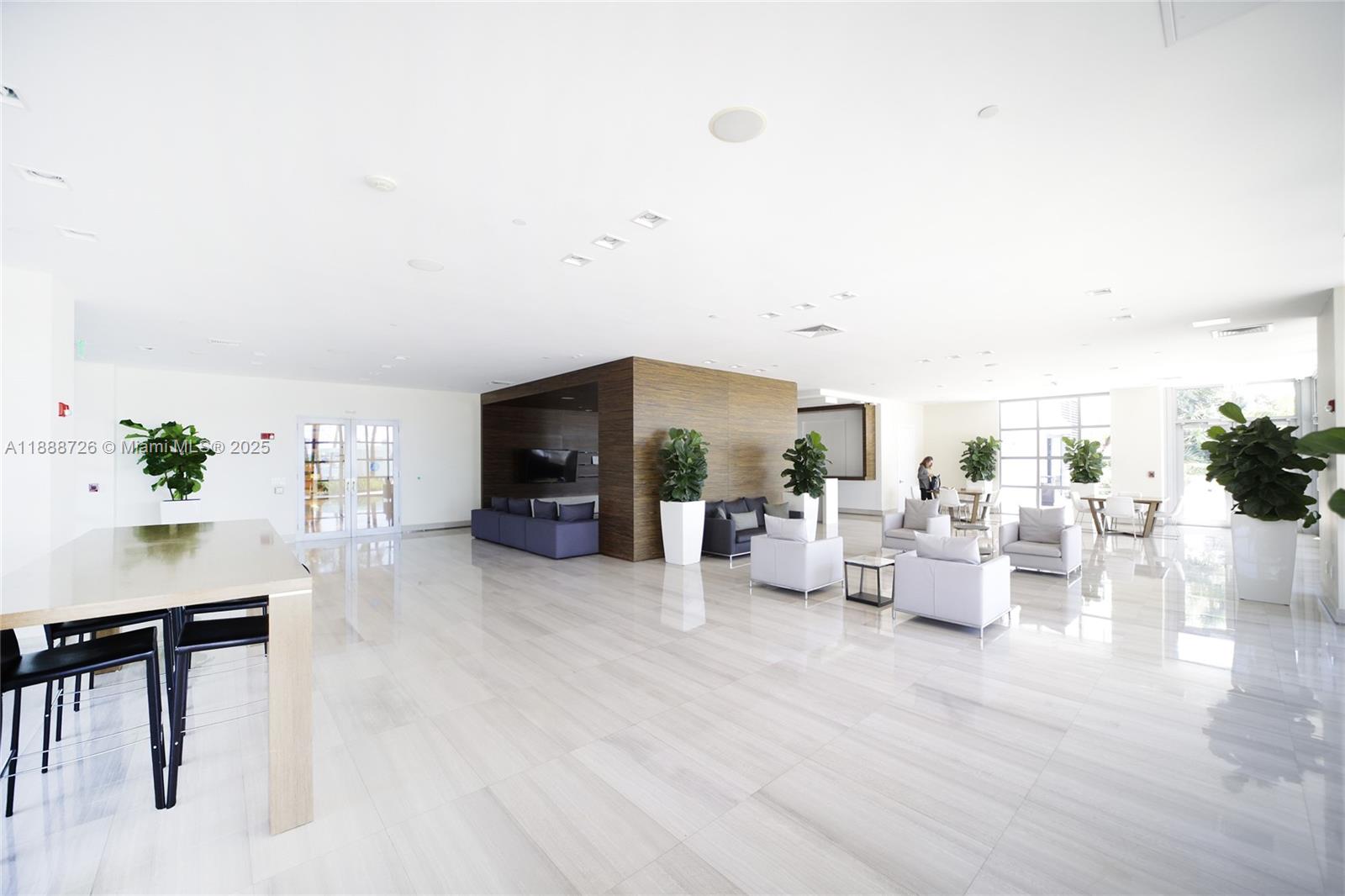 THE WAVERLY AT SOUTH BEAC - Residential