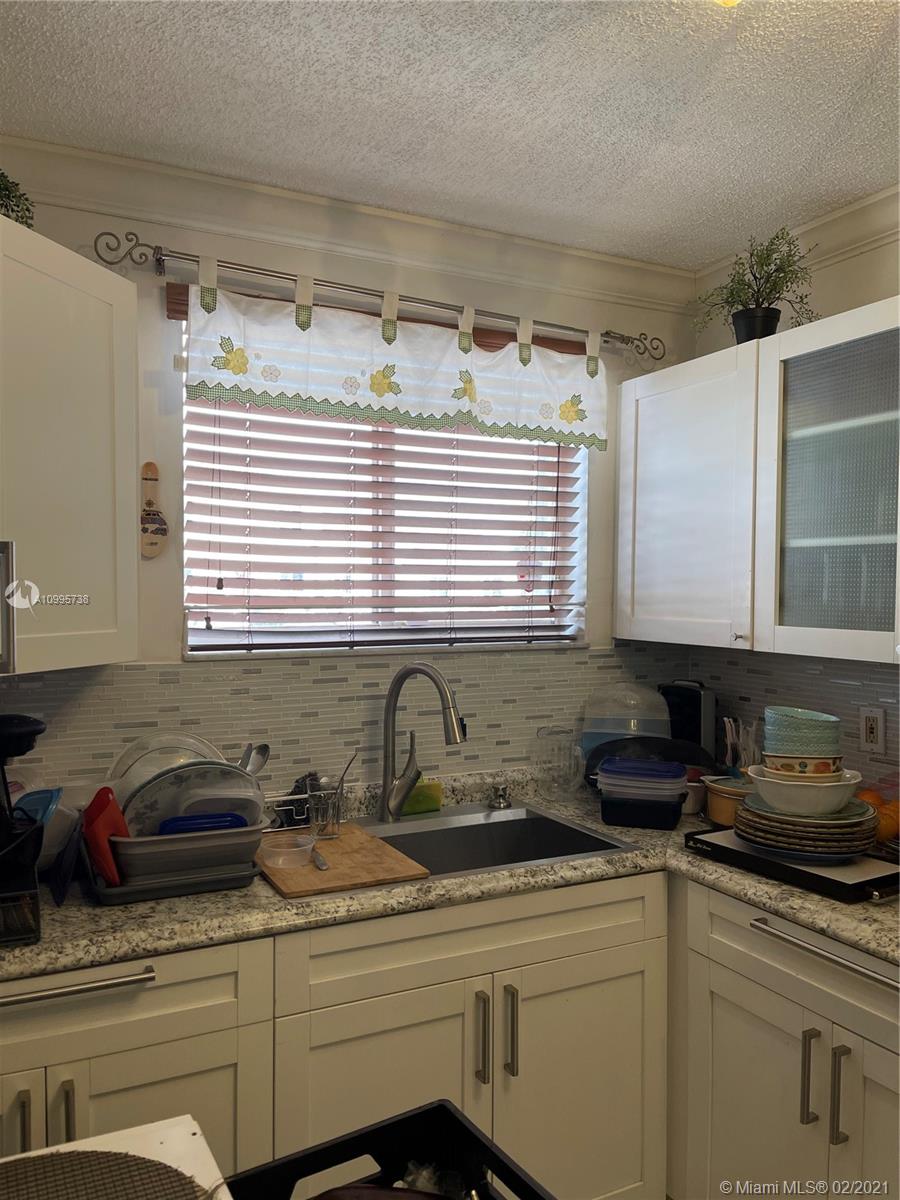 VILLAS AT BRISTOL PARK CO - Residential