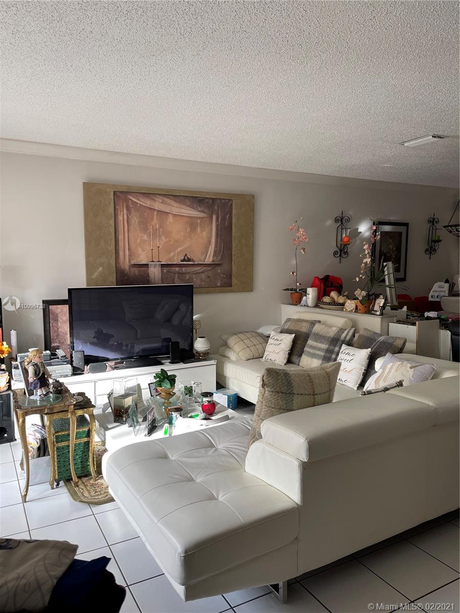 VILLAS AT BRISTOL PARK CO - Residential