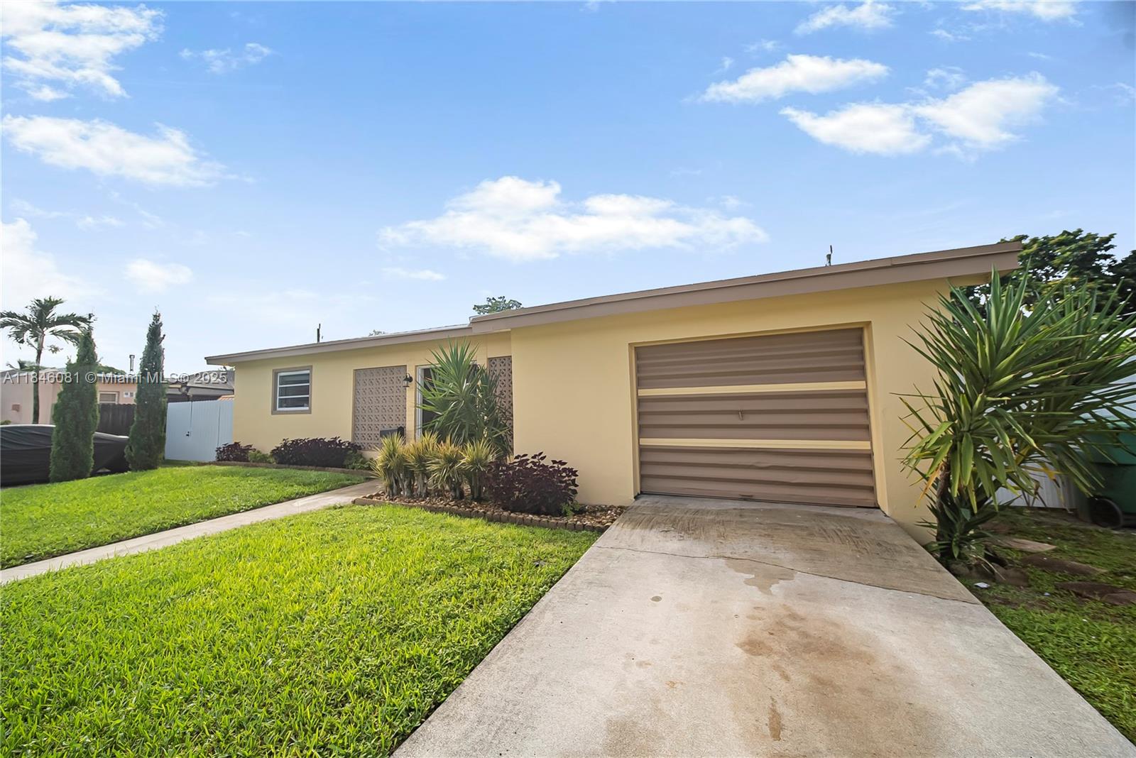 SCOTT LAKE MANOR SEC 7 - Residential