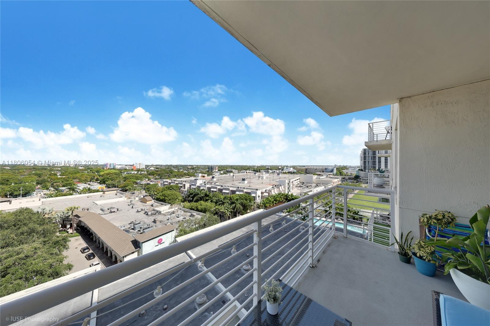 MIDBLOCK MIAMI CONDO - Residential