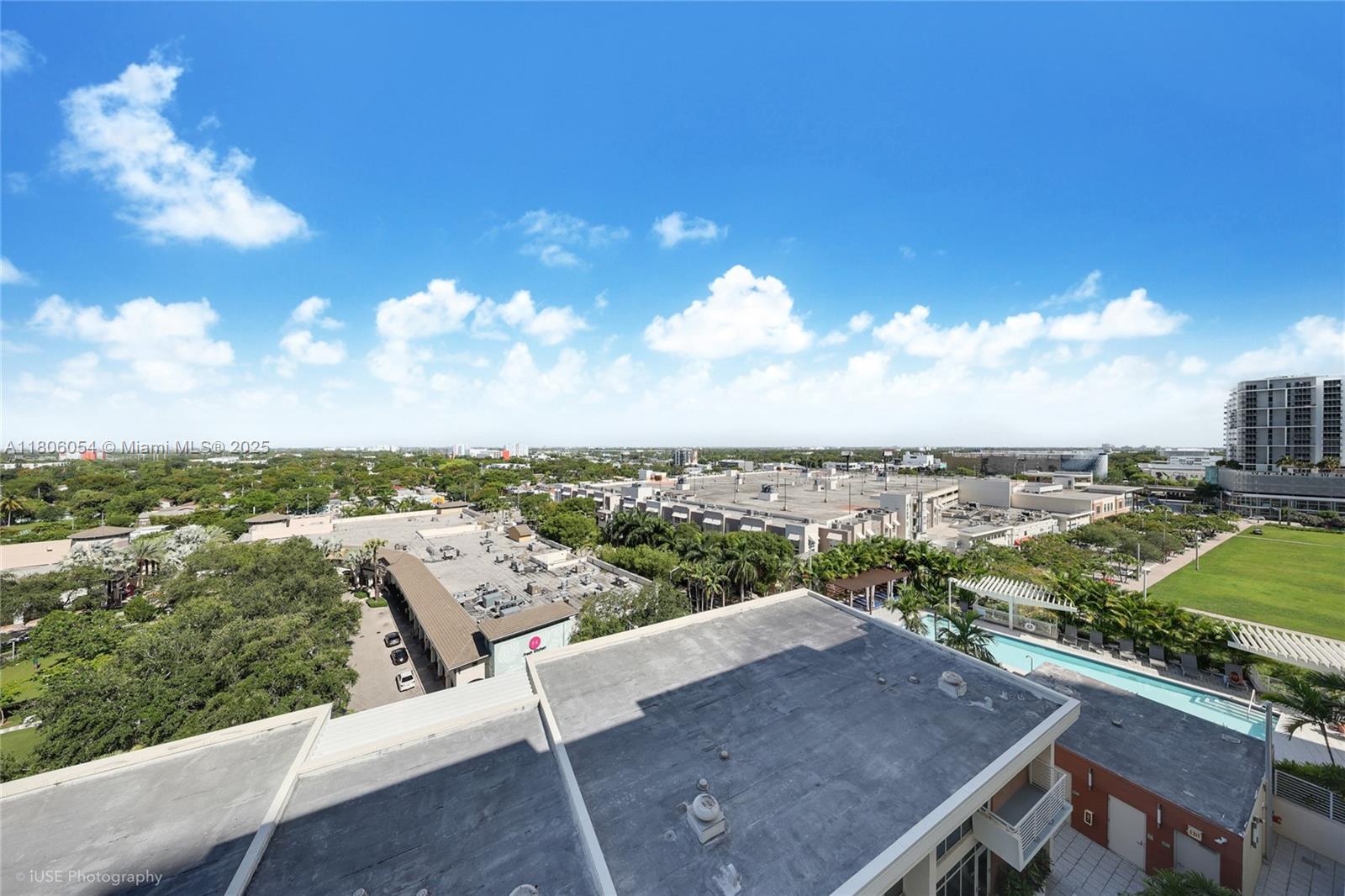 MIDBLOCK MIAMI CONDO - Residential