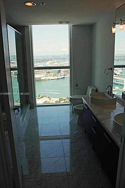 VIZCAYNE SOUTH CONDO - Residential