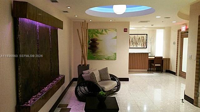 VIZCAYNE SOUTH CONDO - Residential