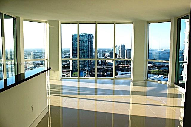 VIZCAYNE SOUTH CONDO - Residential