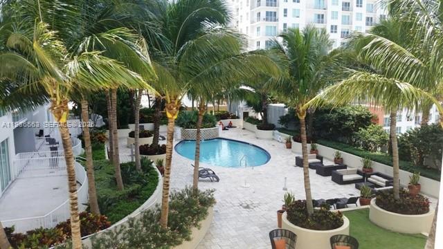 VIZCAYNE SOUTH CONDO - Residential