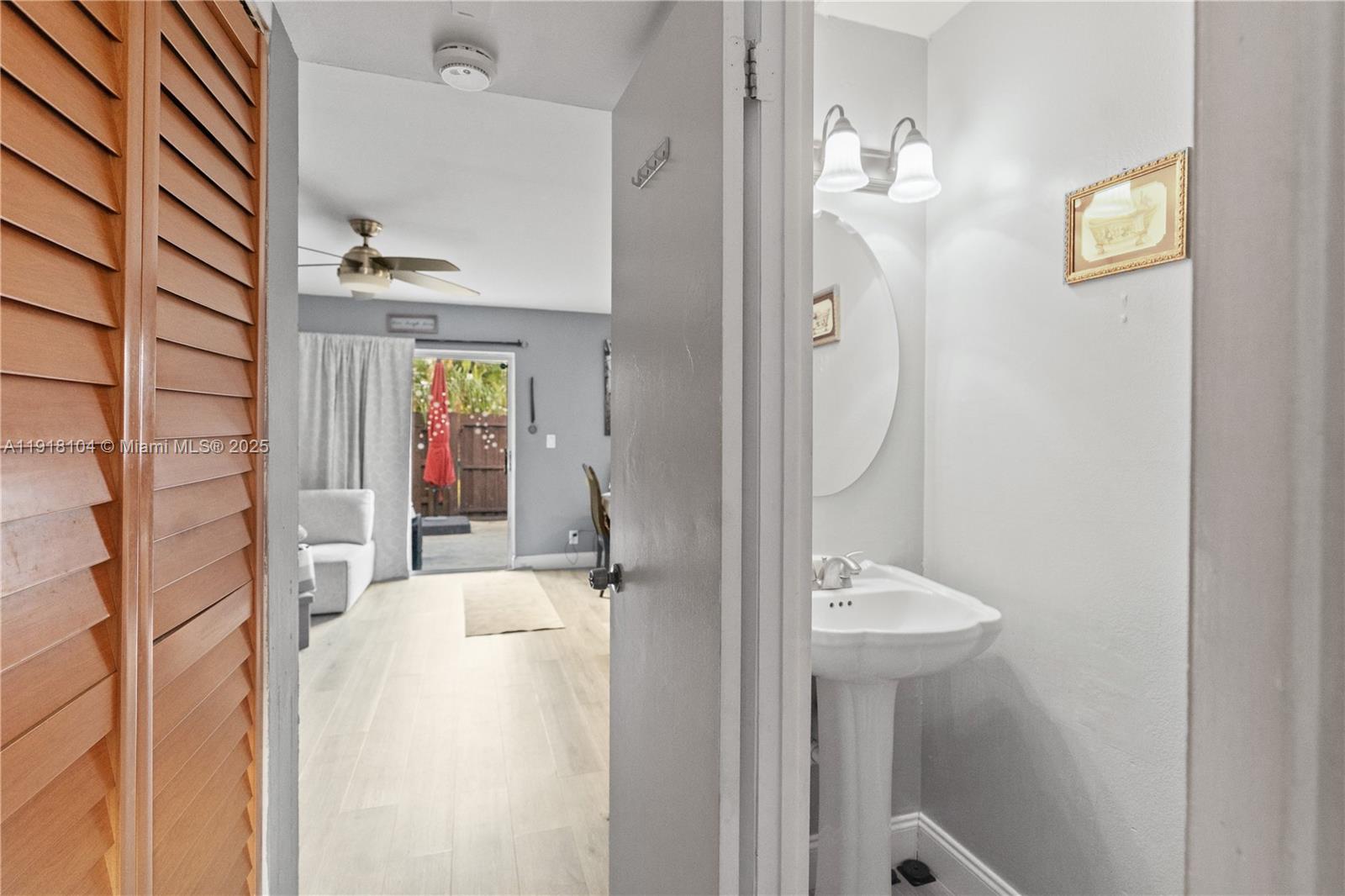 ARROWHEAD GOLF & TENNIS C - Residential Lease