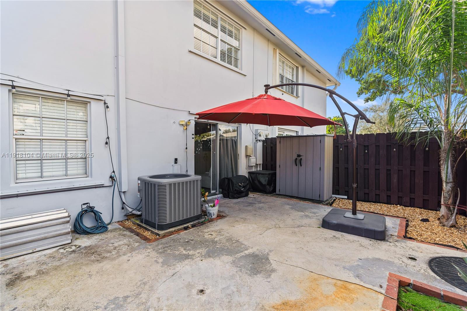 ARROWHEAD GOLF & TENNIS C - Residential Lease