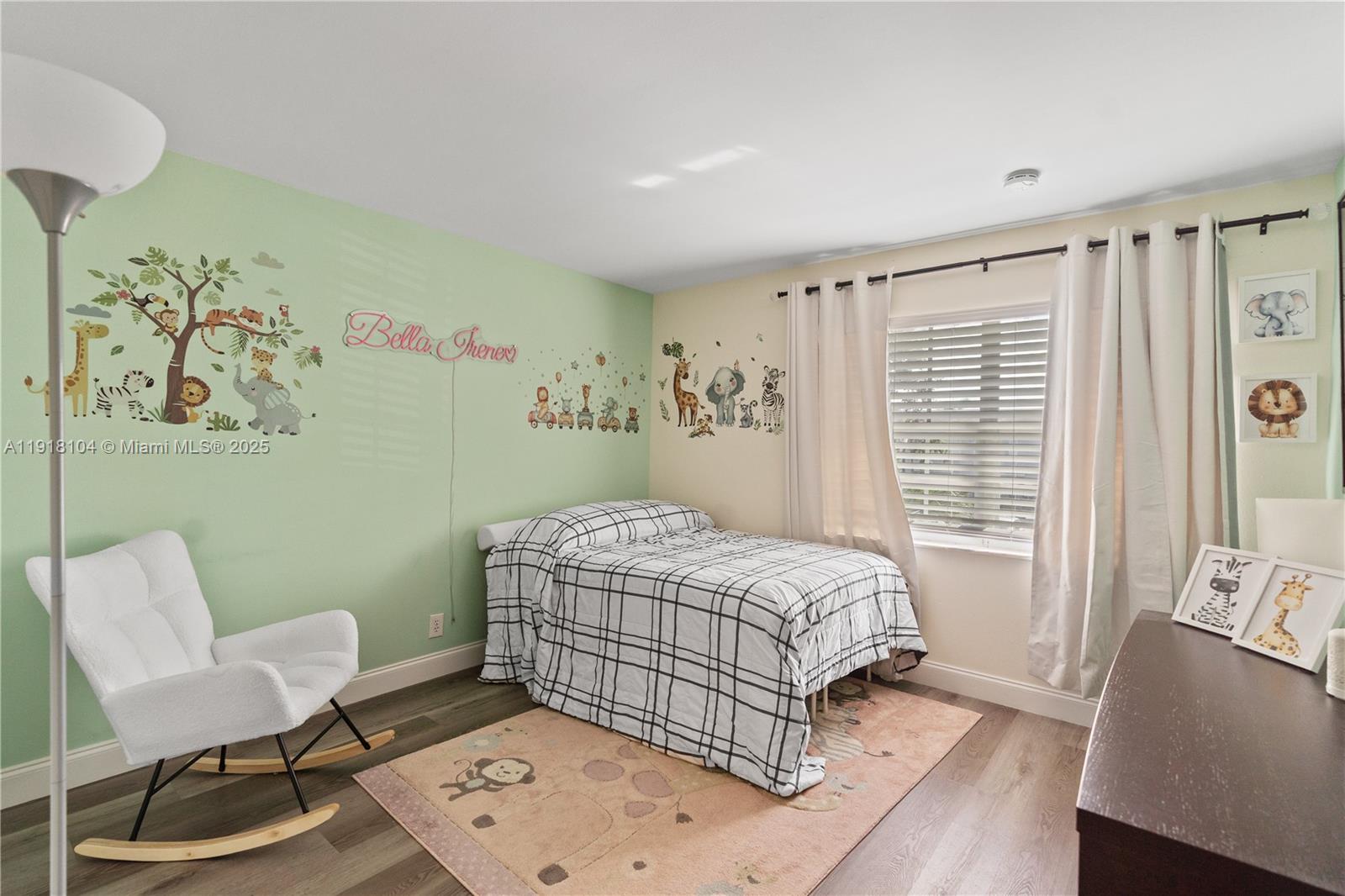 ARROWHEAD GOLF & TENNIS C - Residential Lease