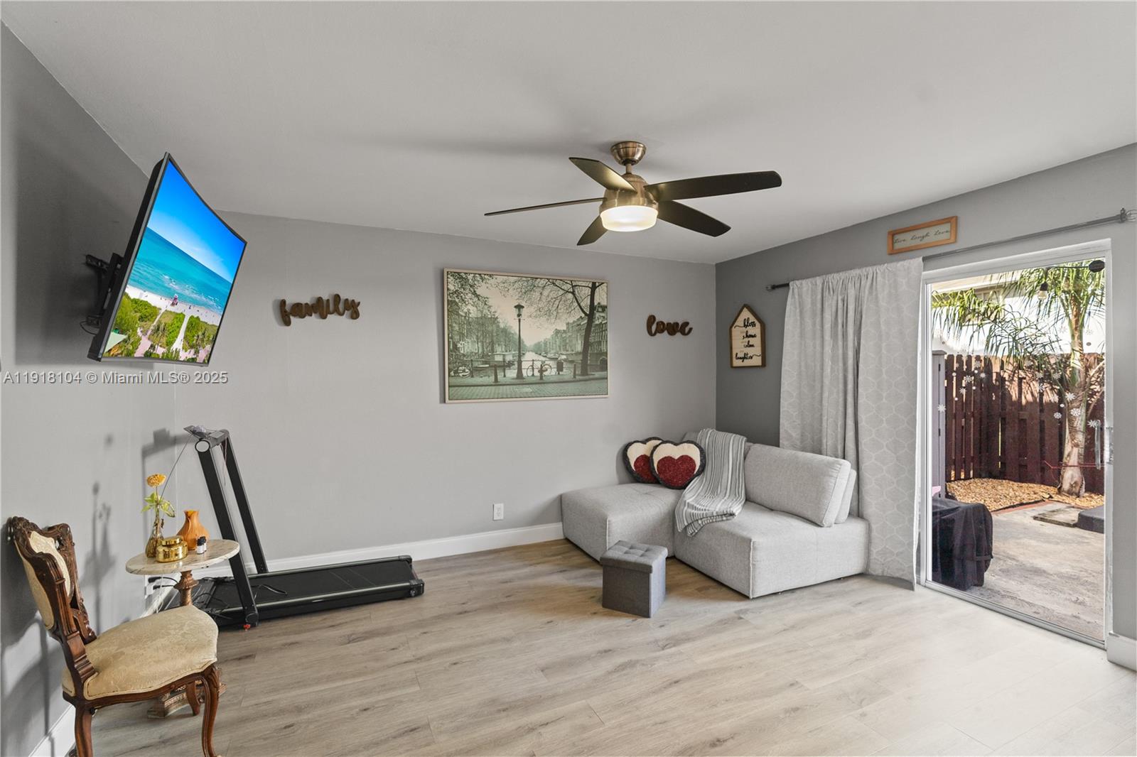 ARROWHEAD GOLF & TENNIS C - Residential Lease