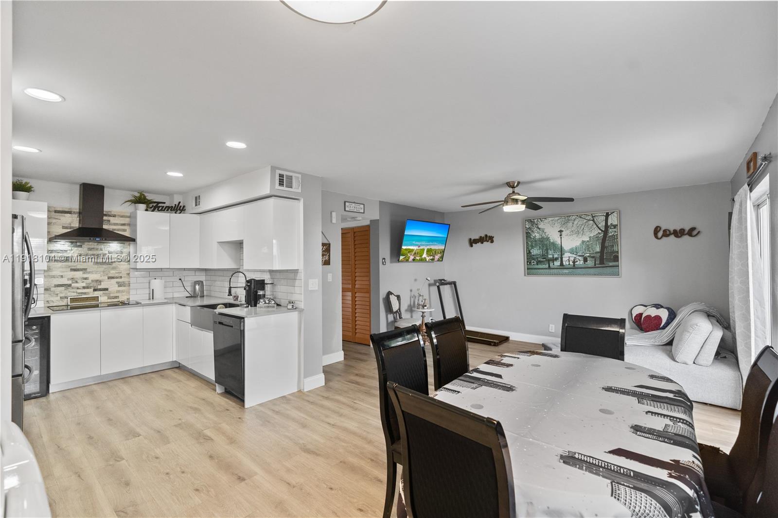 ARROWHEAD GOLF & TENNIS C - Residential Lease