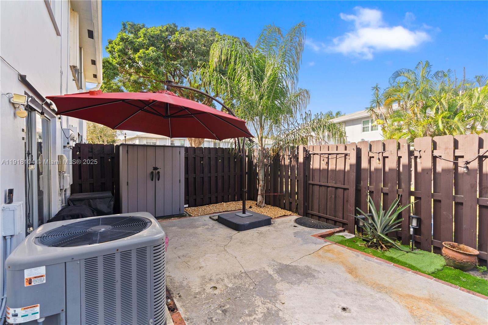 ARROWHEAD GOLF & TENNIS C - Residential Lease