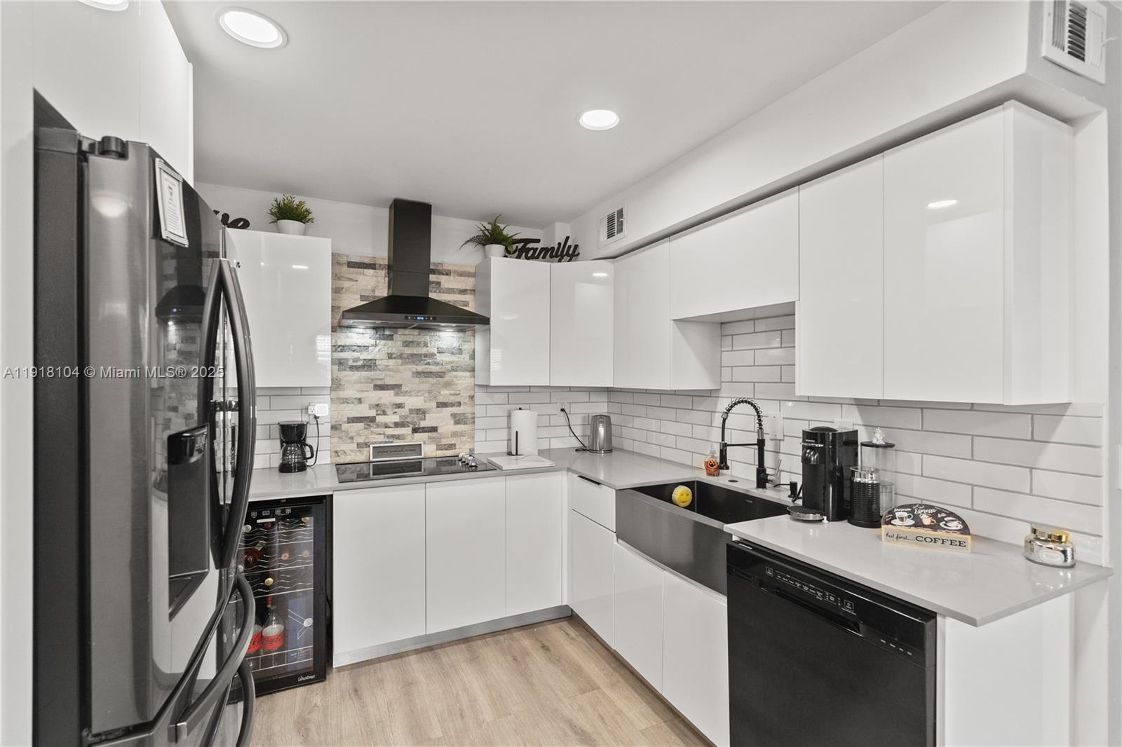 ARROWHEAD GOLF & TENNIS C - Residential Lease