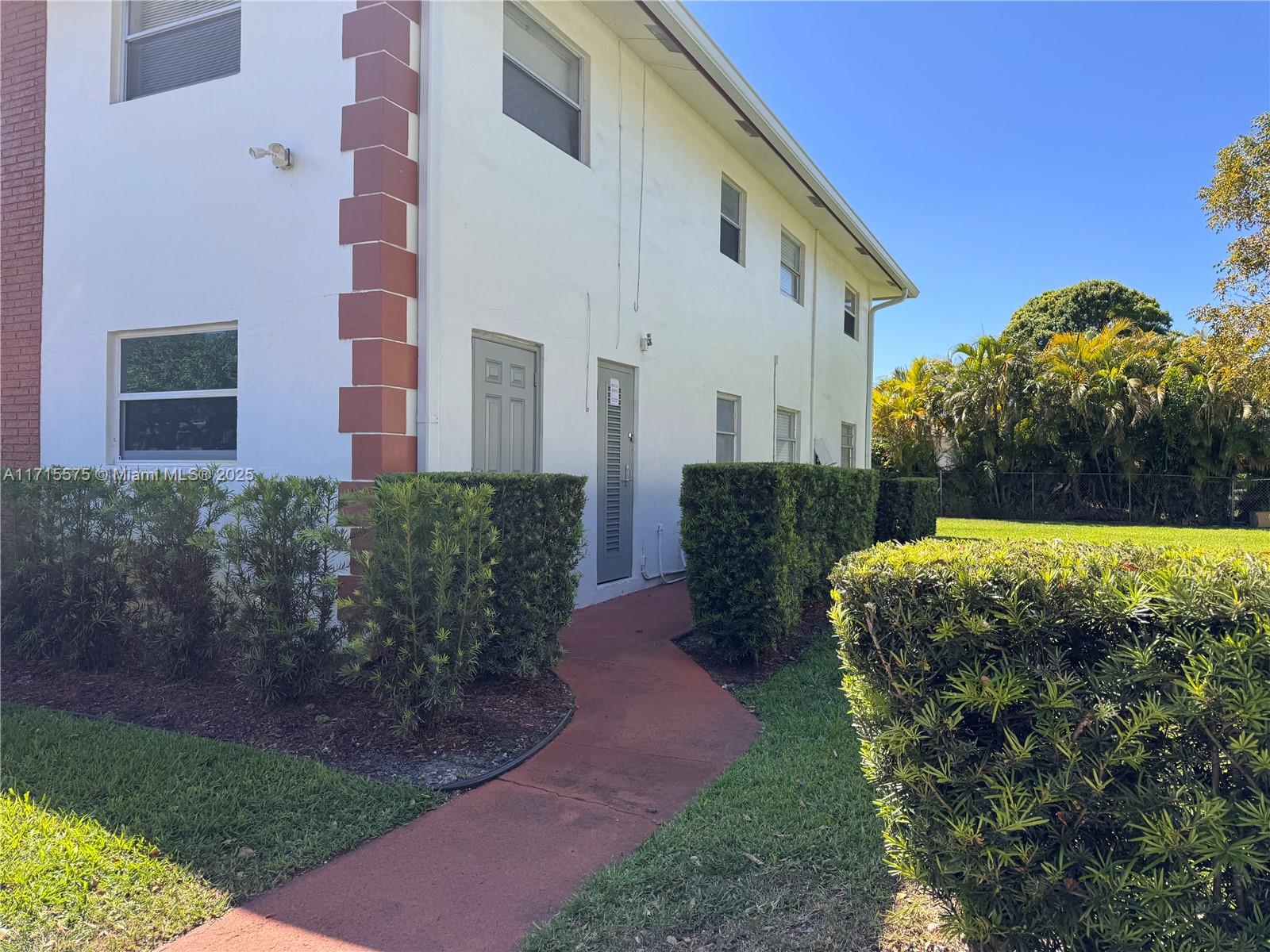 3090 Coral Springs Dr 1, Coral Springs, Broward County, Florida - 1 Bedrooms  
1 Bathrooms - 