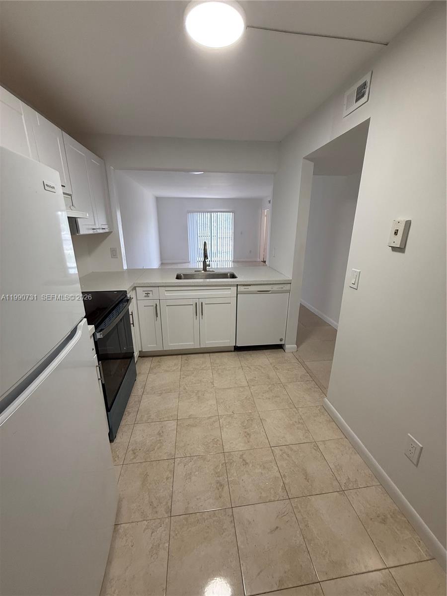 MONTEREY ONE CONDO - Residential Lease