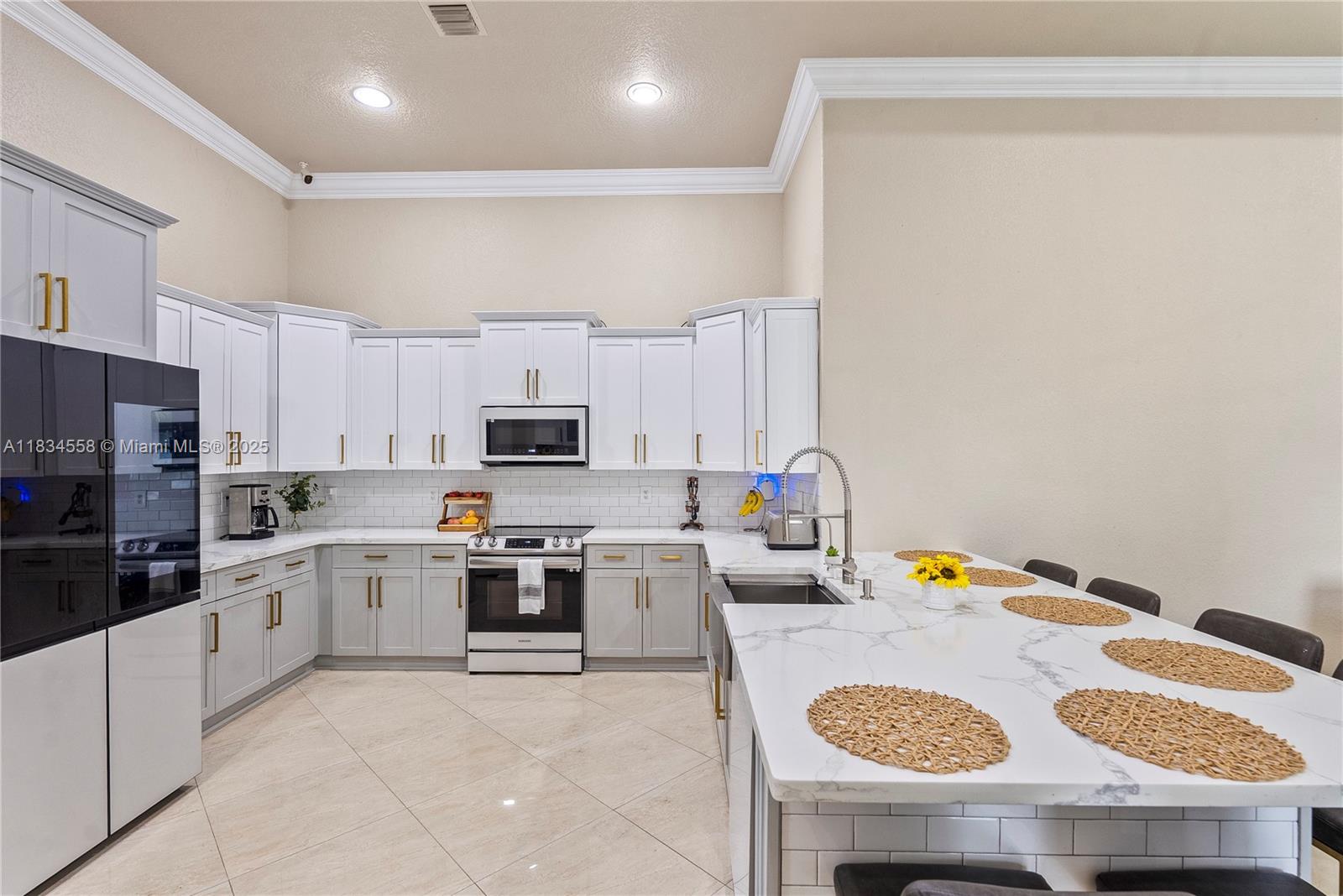 ZARBAFI ESTATES - Residential