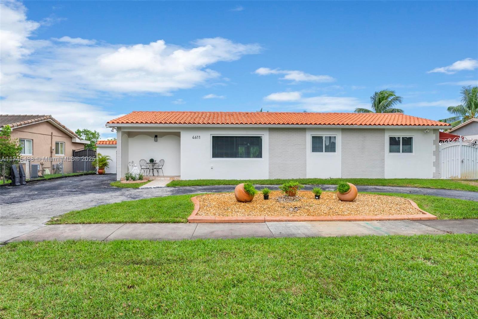 Address Not Disclosed, Miami, Broward County, Florida - 4 Bedrooms  
3 Bathrooms - 
