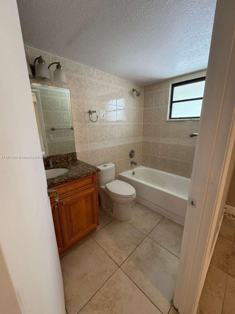 PALM BEACH PLACE CONDO - Residential Lease