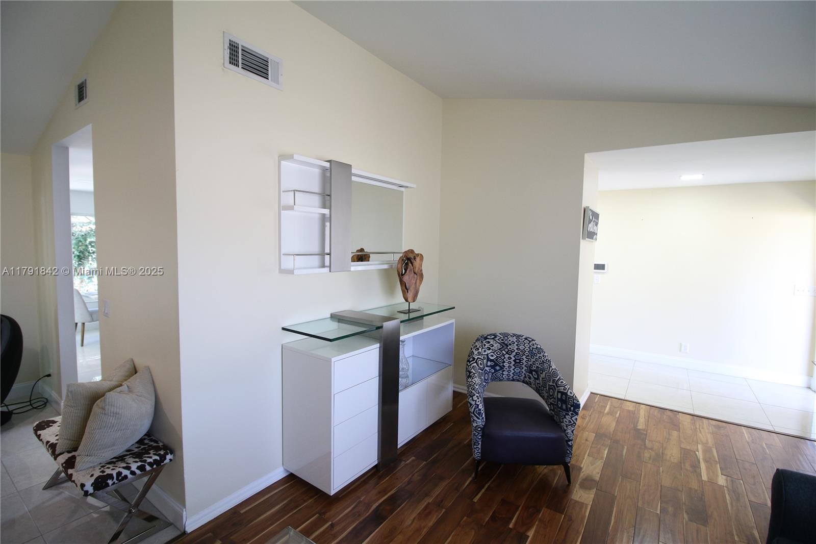 SOUTH SHORE 4 OF WELLINGT - Residential