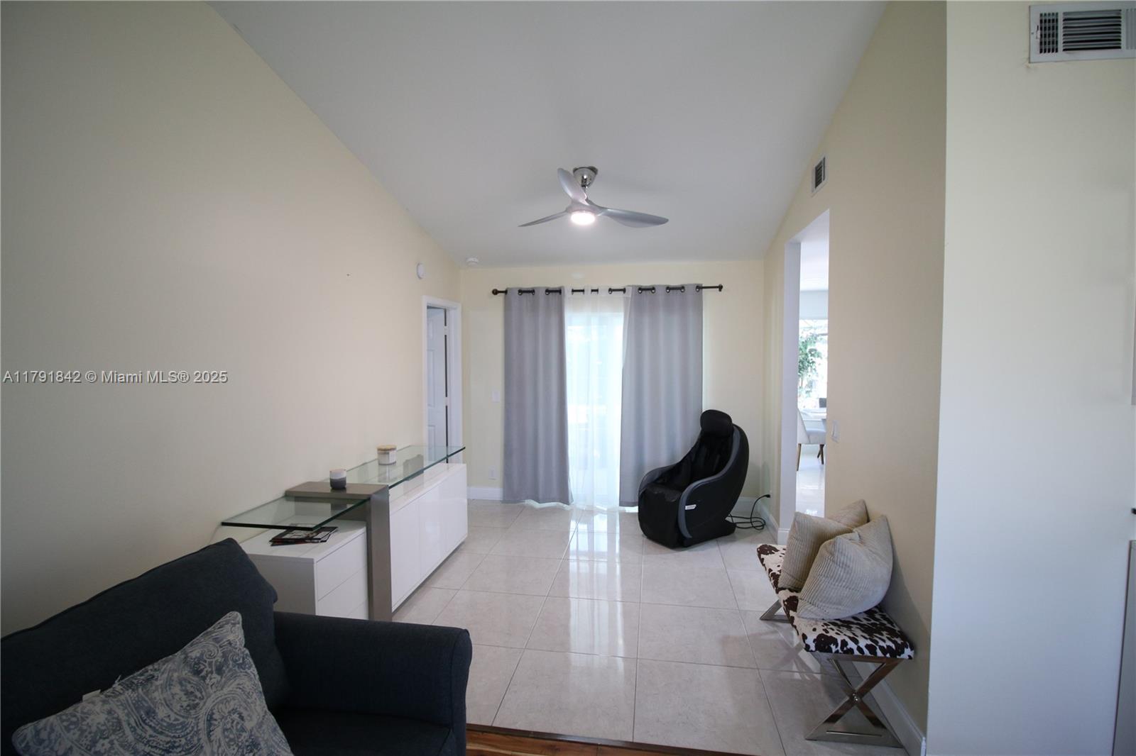 SOUTH SHORE 4 OF WELLINGT - Residential