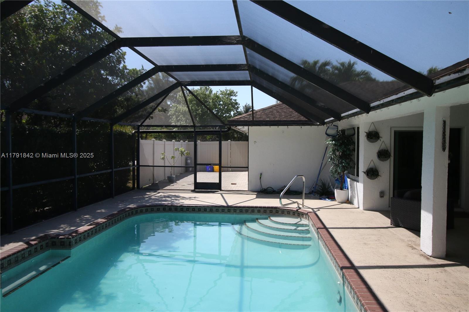 SOUTH SHORE 4 OF WELLINGT - Residential