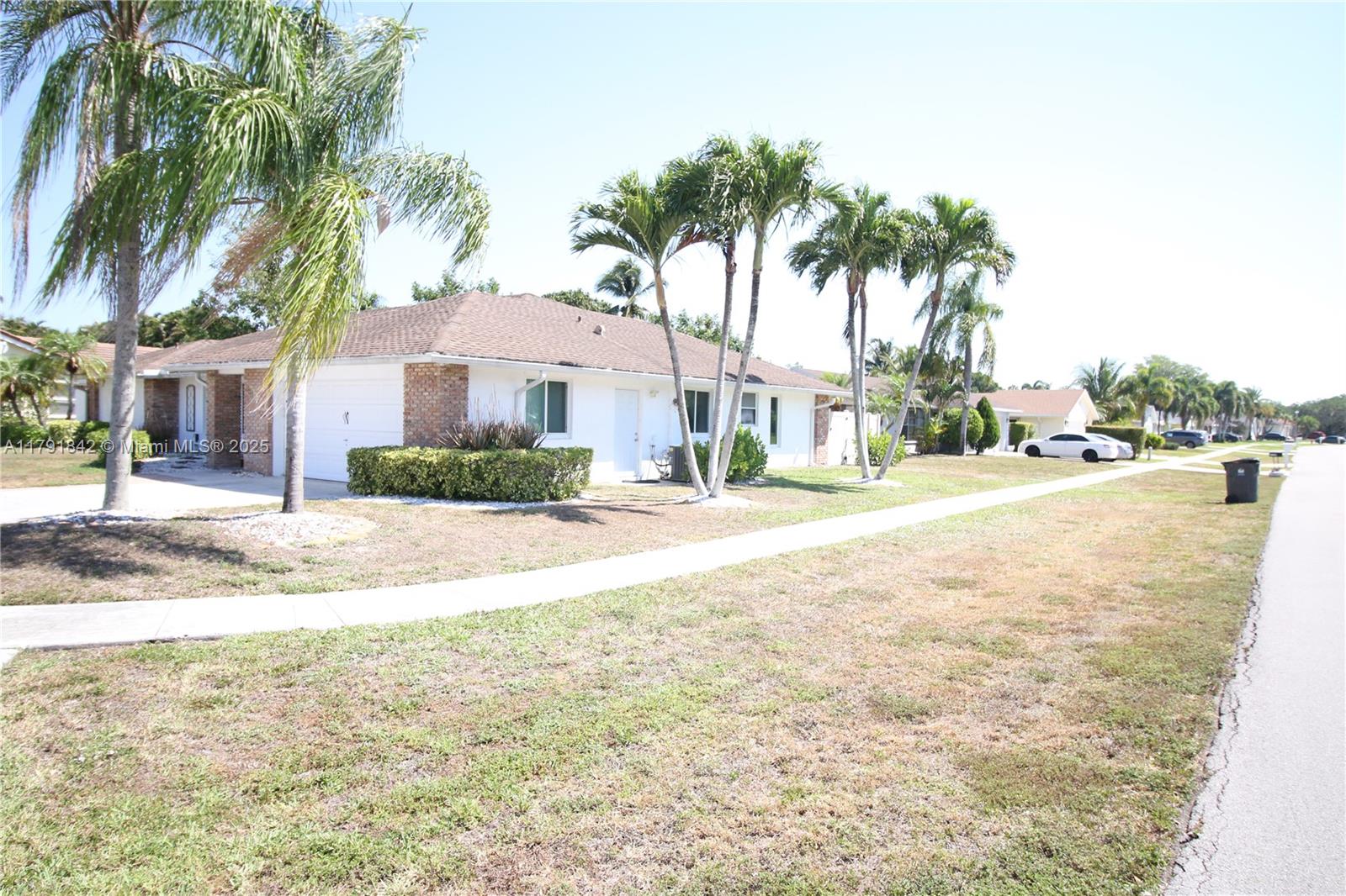 SOUTH SHORE 4 OF WELLINGT - Residential