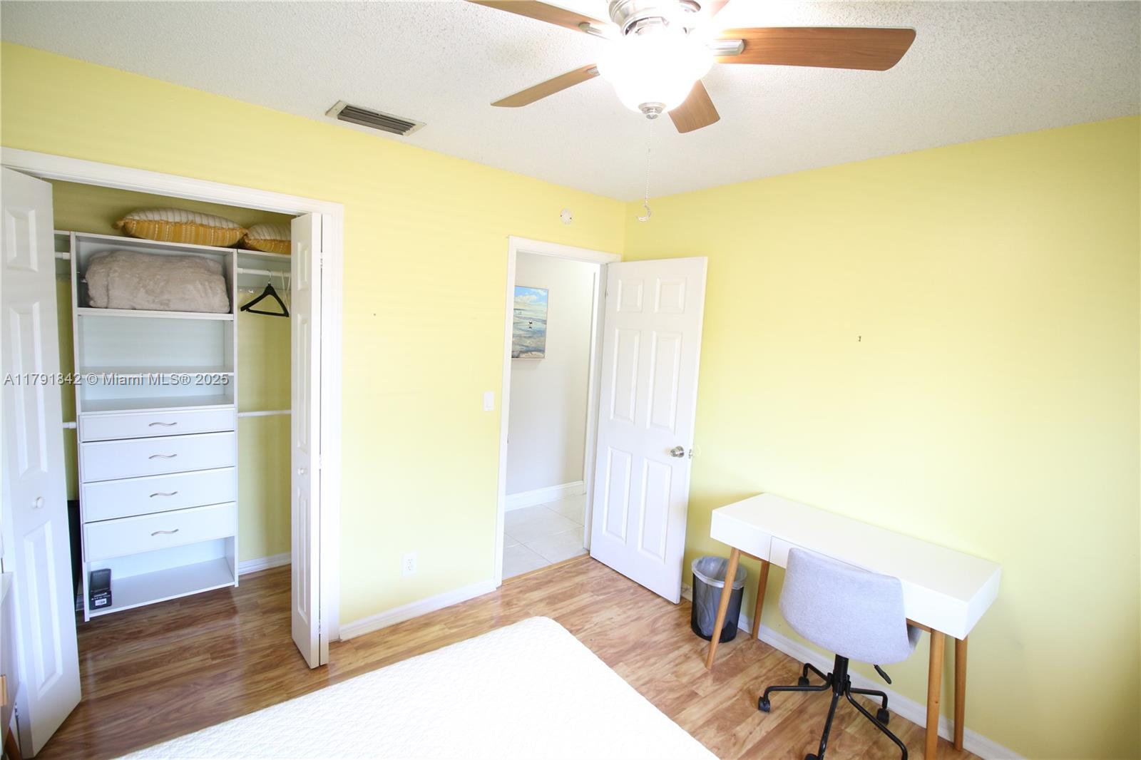 SOUTH SHORE 4 OF WELLINGT - Residential