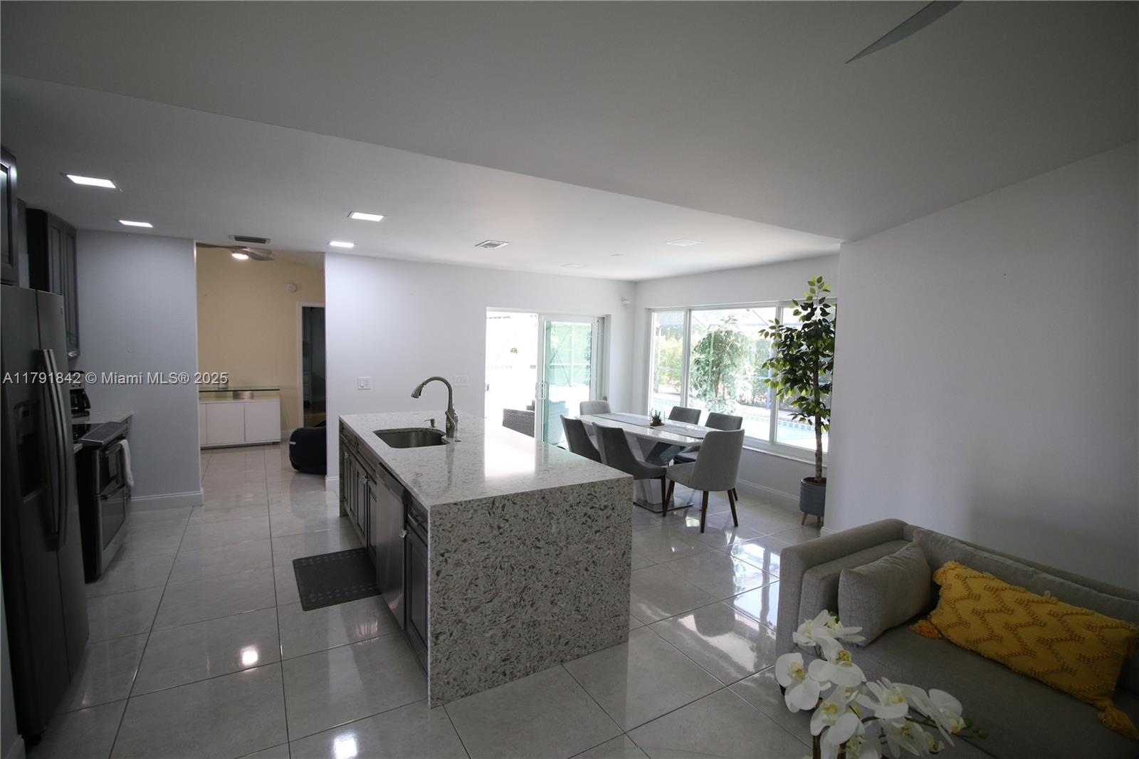 SOUTH SHORE 4 OF WELLINGT - Residential