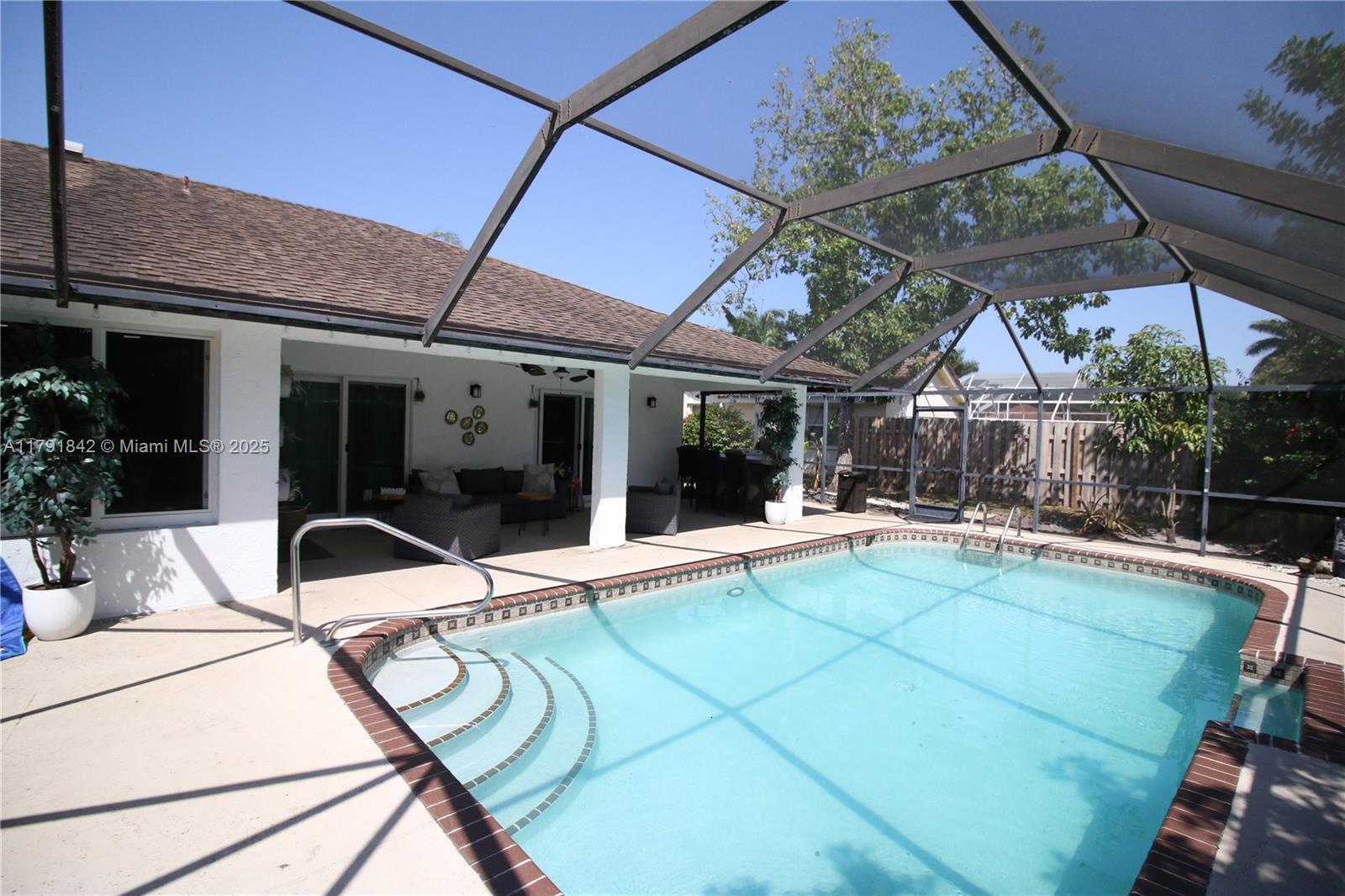 SOUTH SHORE 4 OF WELLINGT - Residential