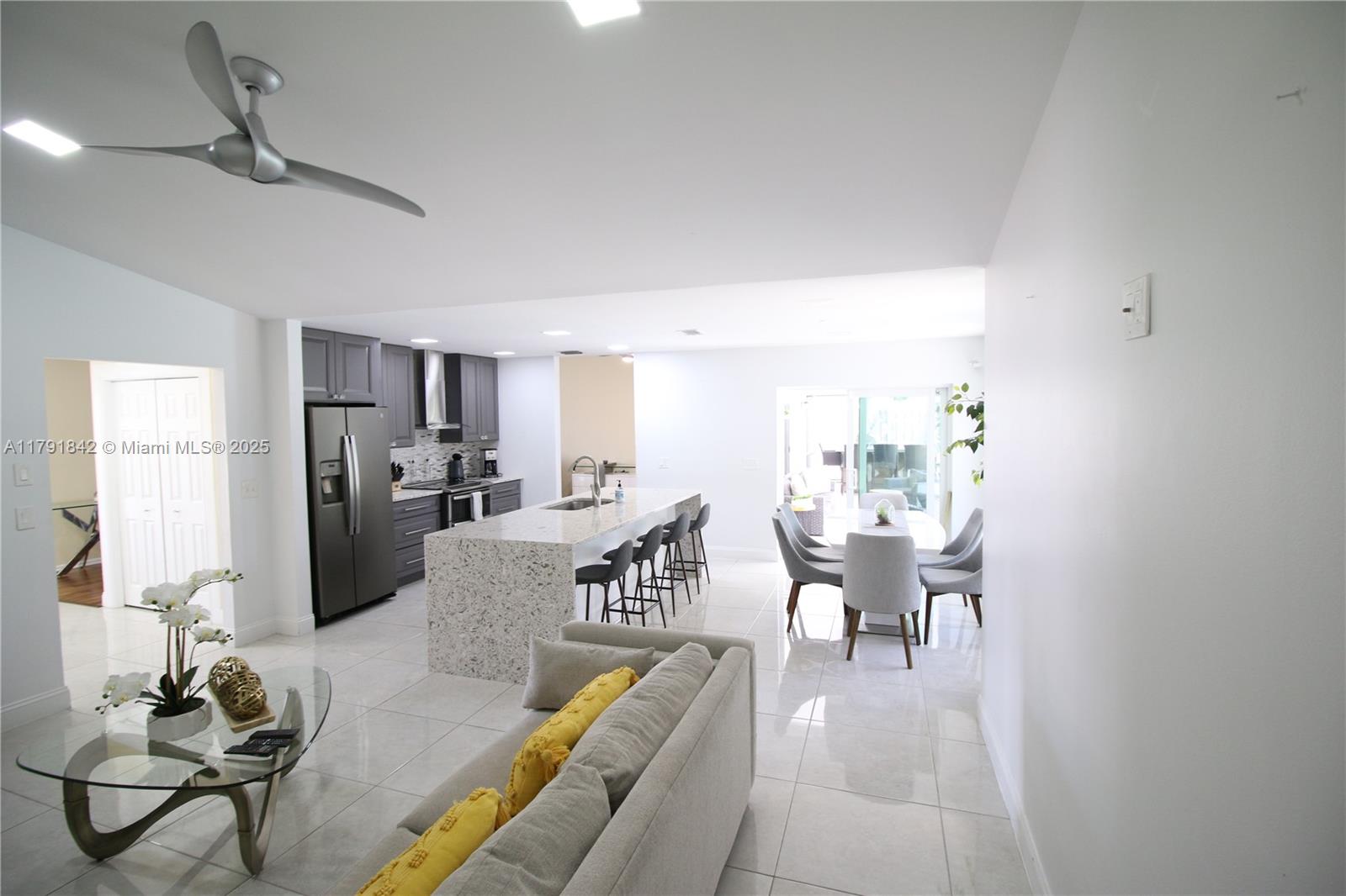 SOUTH SHORE 4 OF WELLINGT - Residential