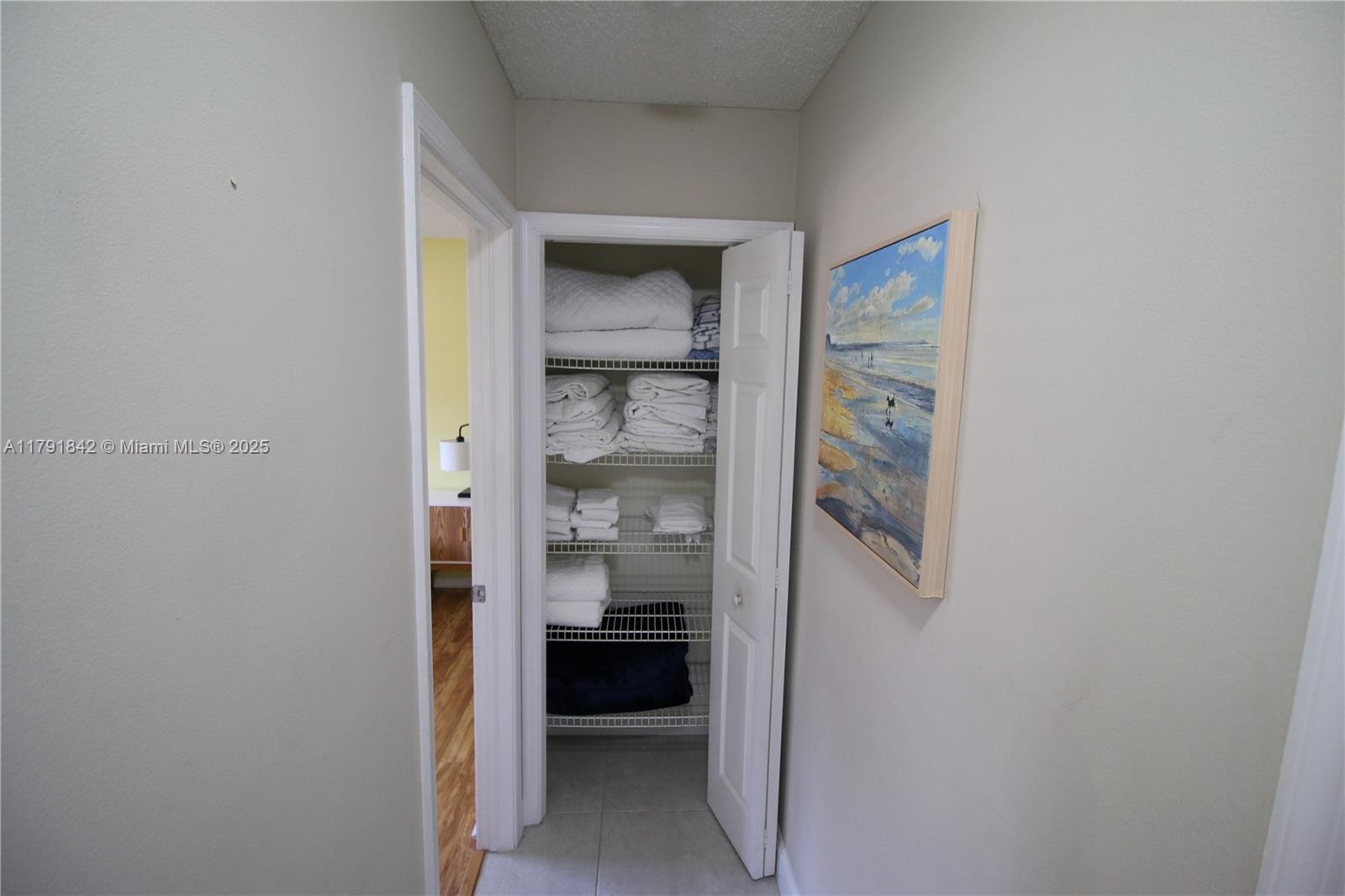 SOUTH SHORE 4 OF WELLINGT - Residential