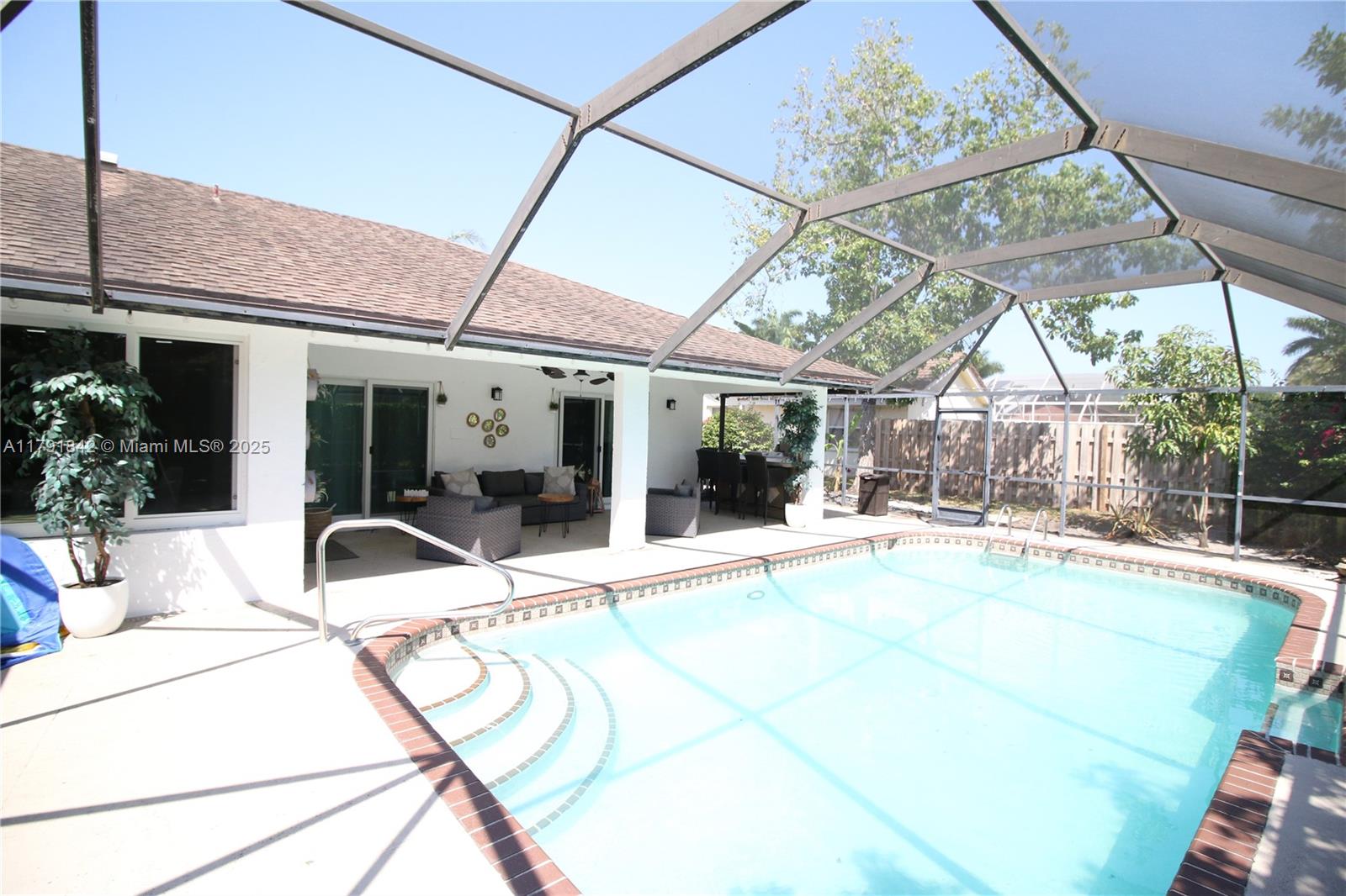 SOUTH SHORE 4 OF WELLINGT - Residential