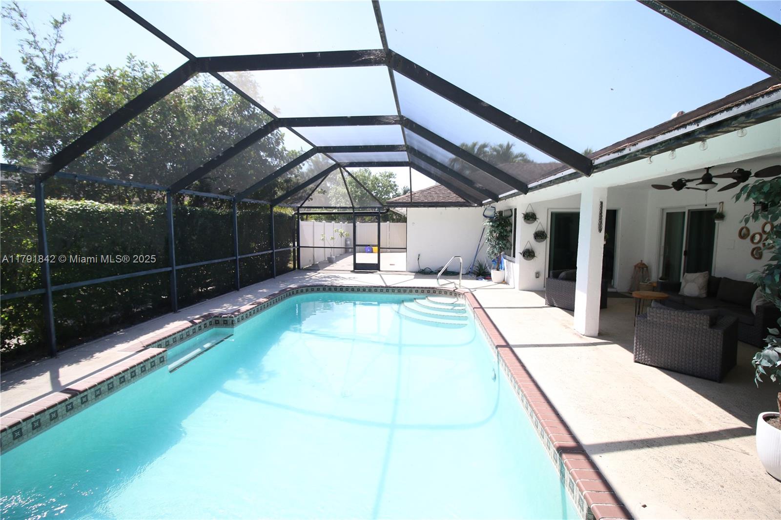 SOUTH SHORE 4 OF WELLINGT - Residential