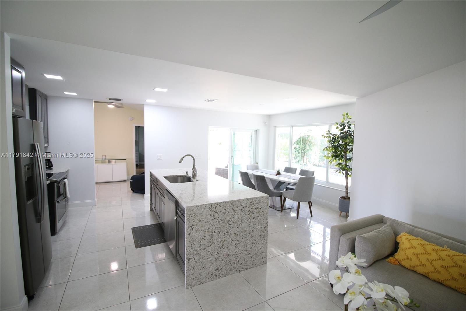 SOUTH SHORE 4 OF WELLINGT - Residential