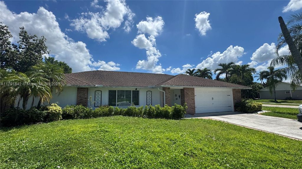Photo of 990 Hickory Trl, Wellington, FL 33414 (MLS # A11791842)
