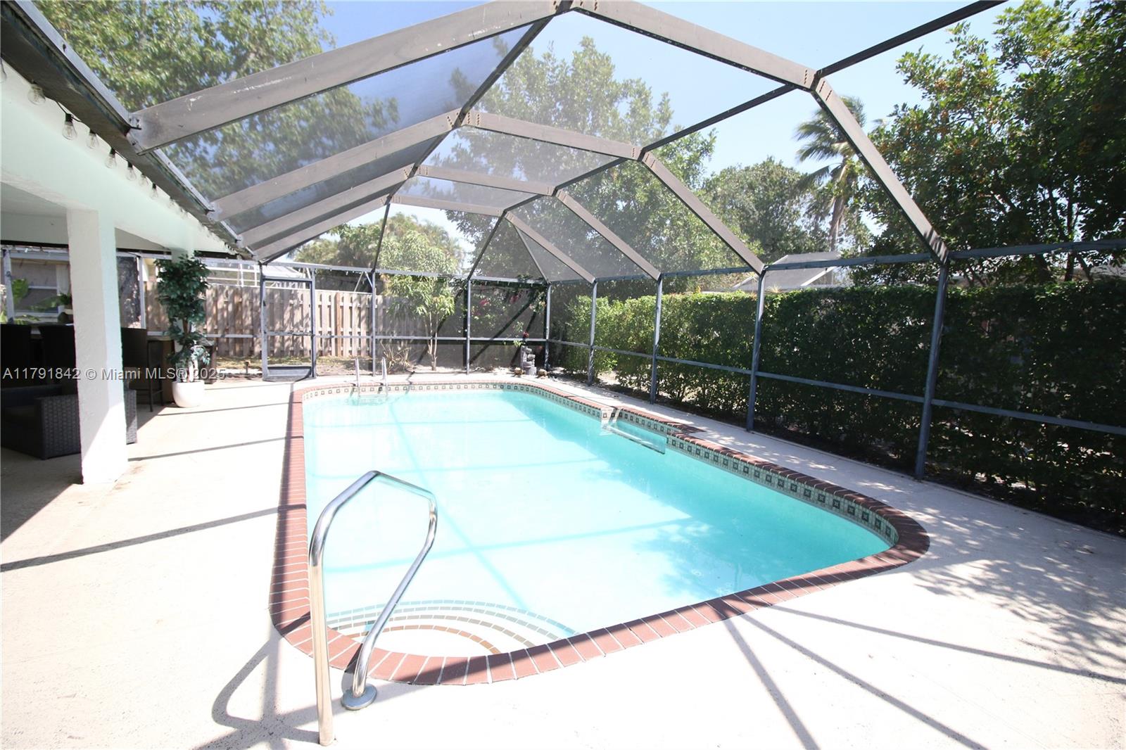 SOUTH SHORE 4 OF WELLINGT - Residential