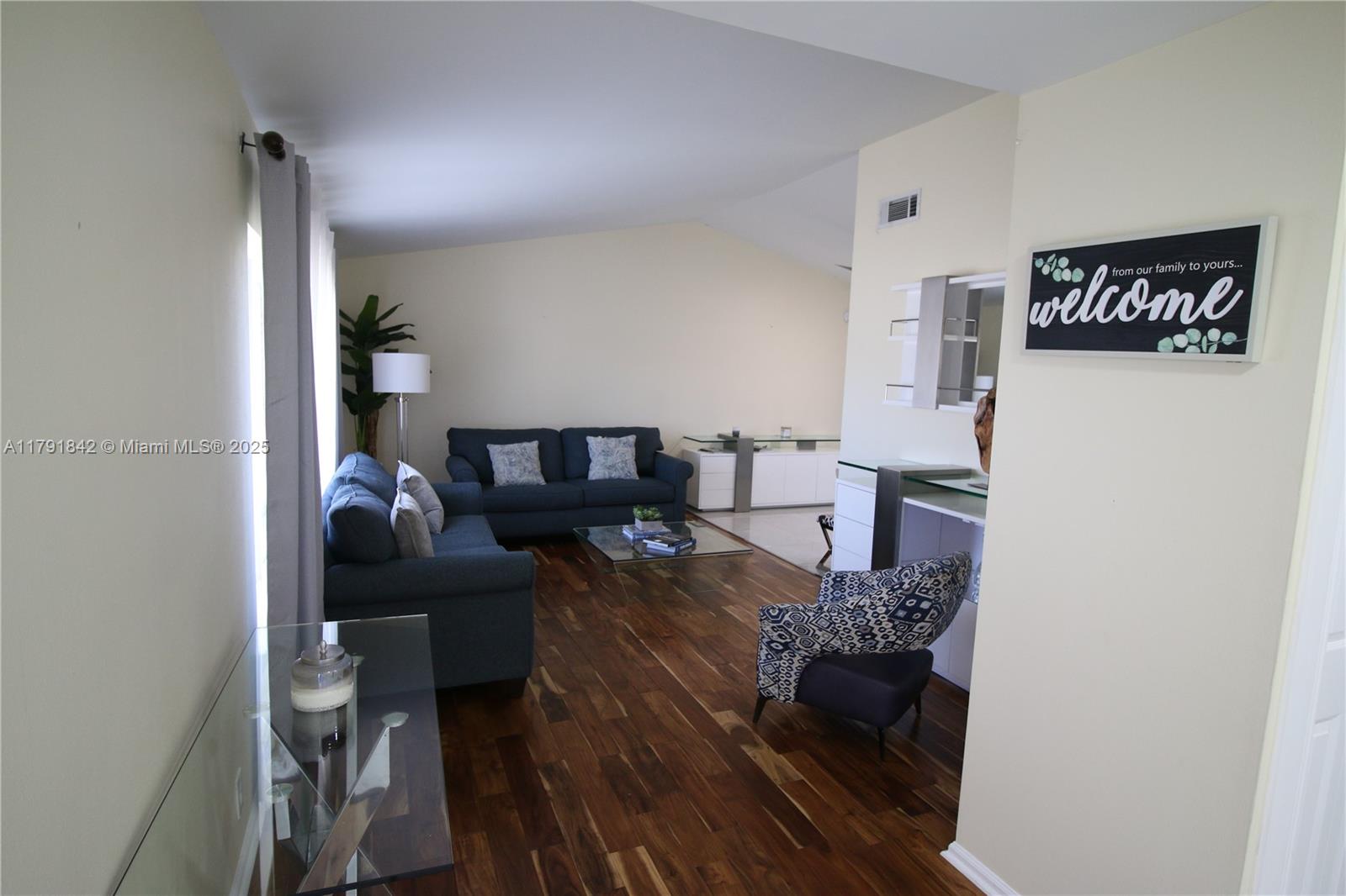 SOUTH SHORE 4 OF WELLINGT - Residential