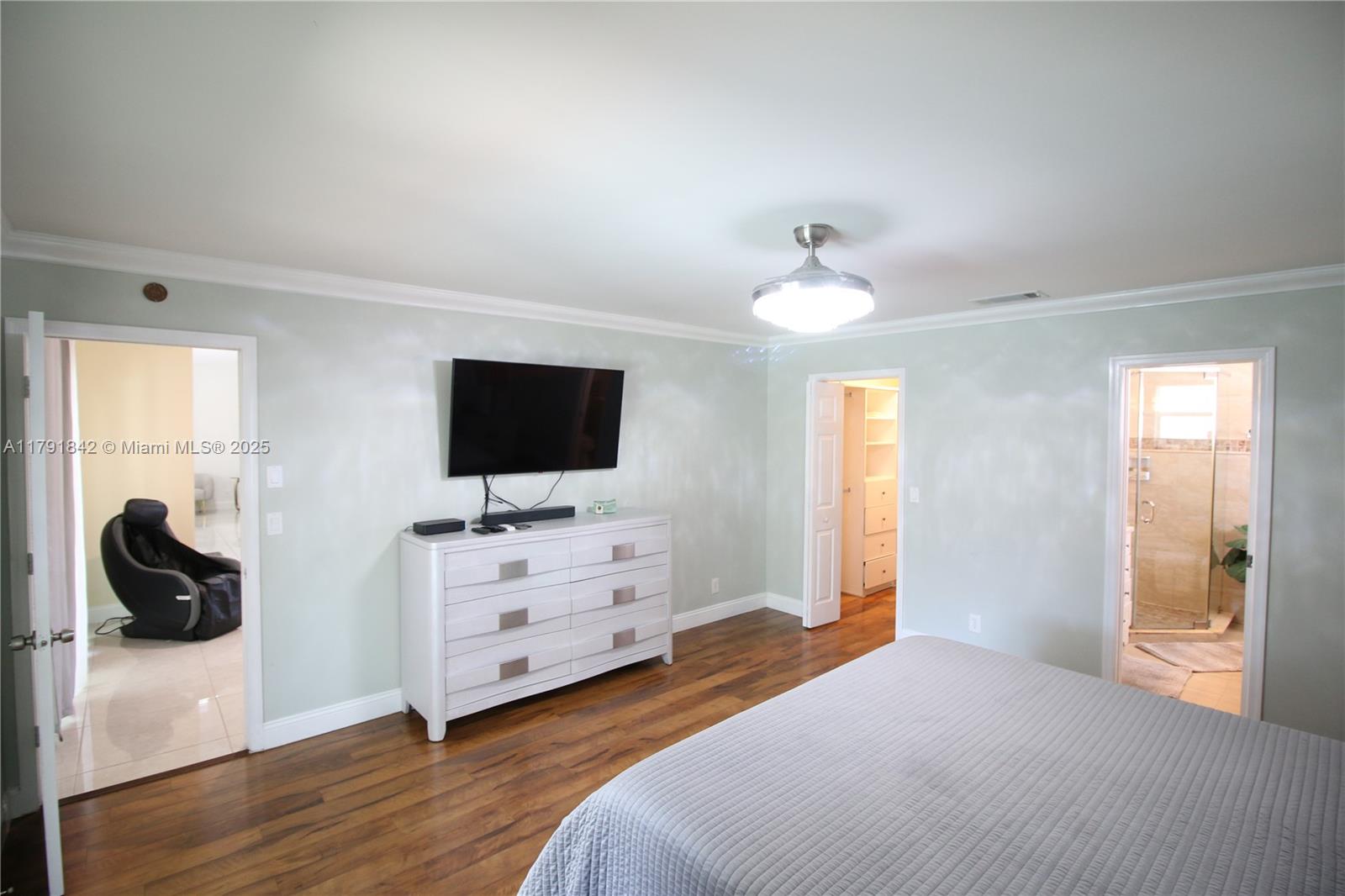 SOUTH SHORE 4 OF WELLINGT - Residential