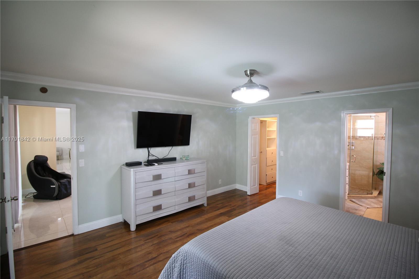 SOUTH SHORE 4 OF WELLINGT - Residential