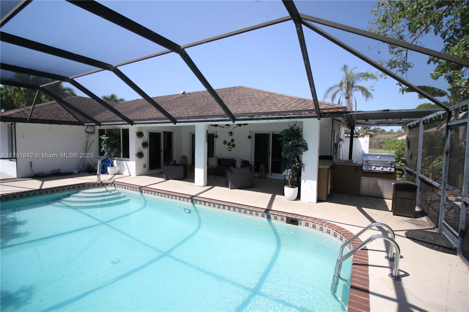 SOUTH SHORE 4 OF WELLINGT - Residential