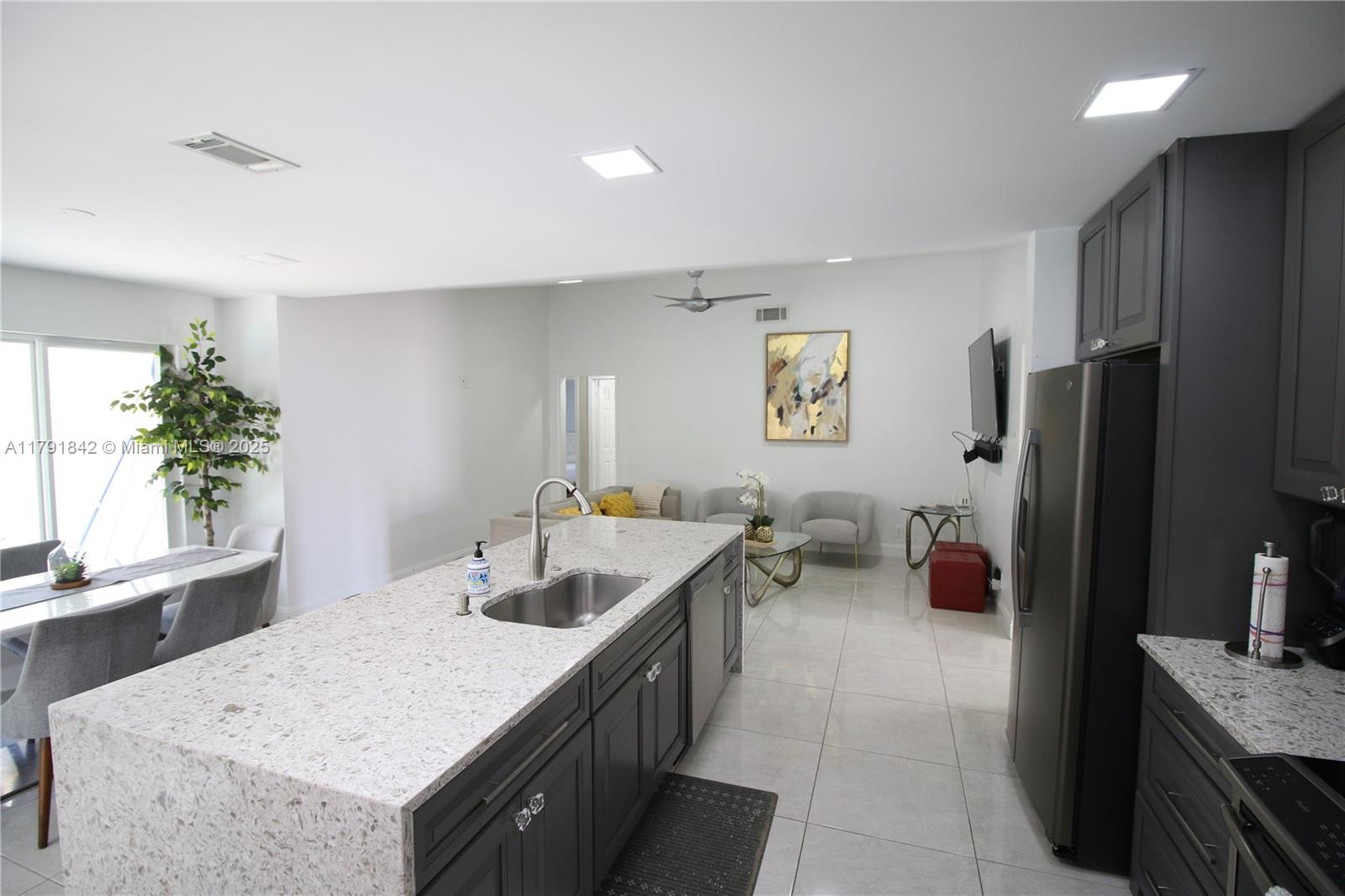 SOUTH SHORE 4 OF WELLINGT - Residential