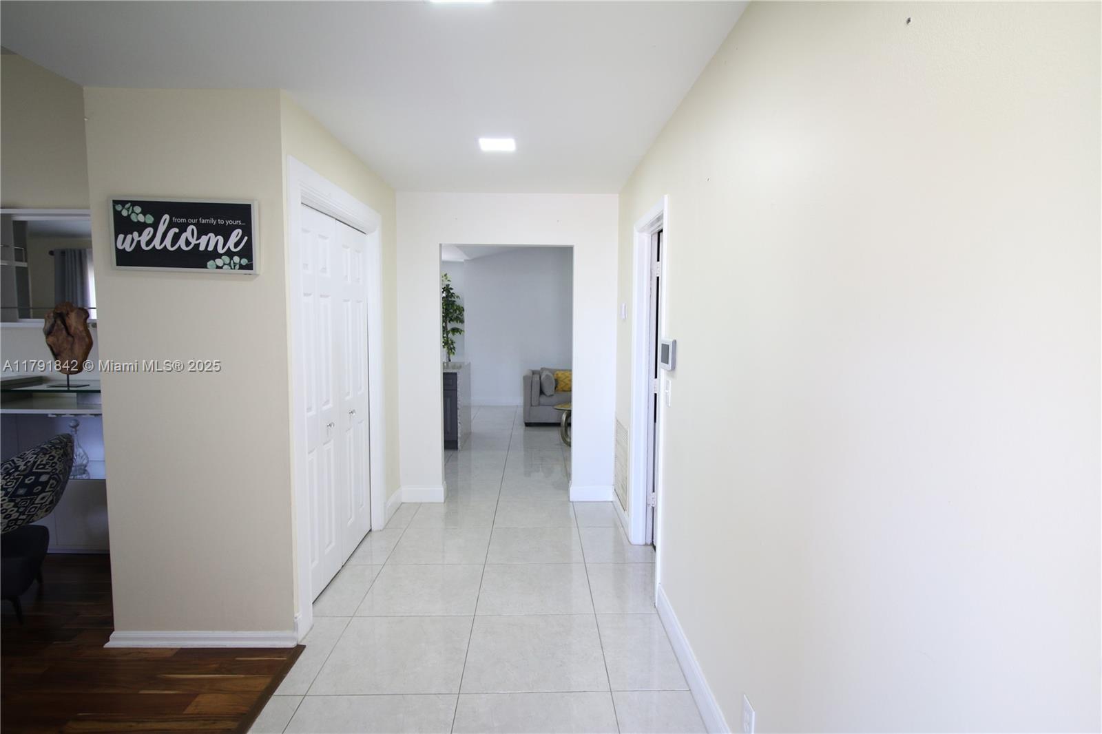 SOUTH SHORE 4 OF WELLINGT - Residential