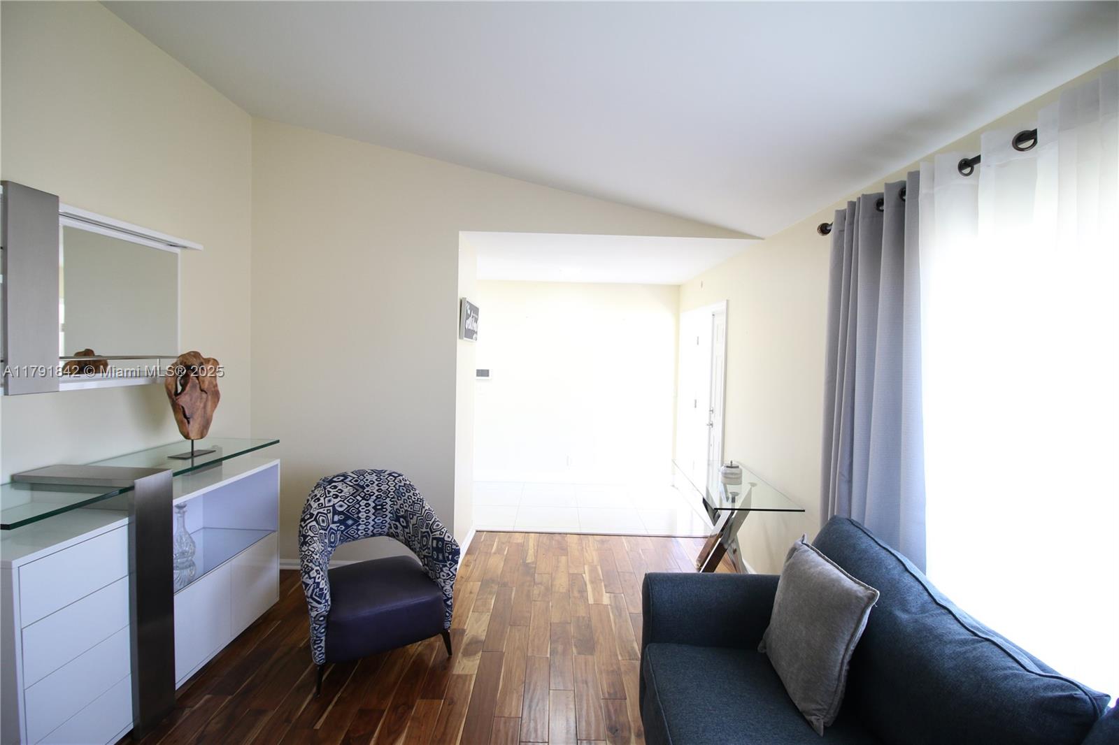 SOUTH SHORE 4 OF WELLINGT - Residential