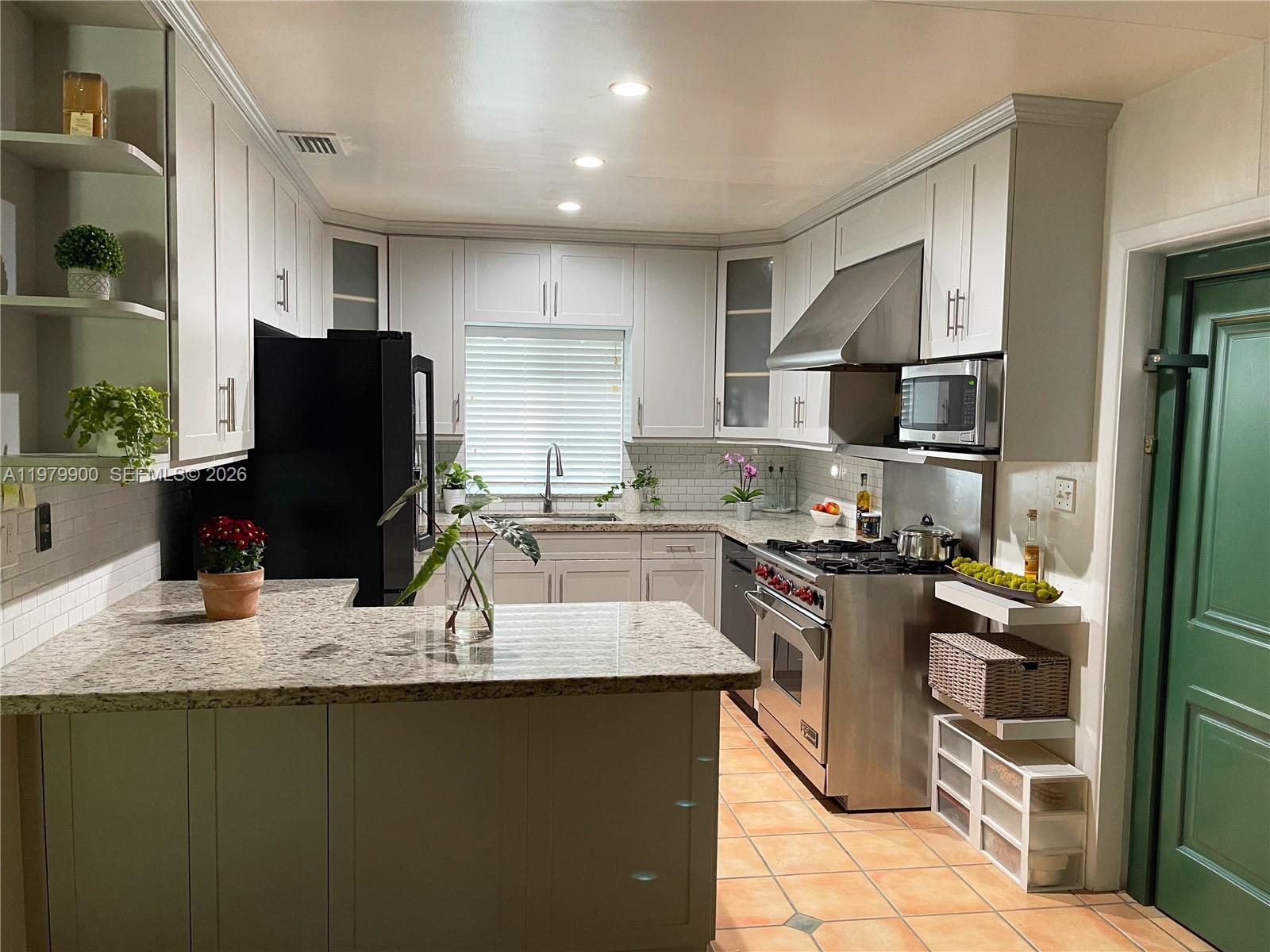 HIGH PINES REV PLAT OF 2N - Residential