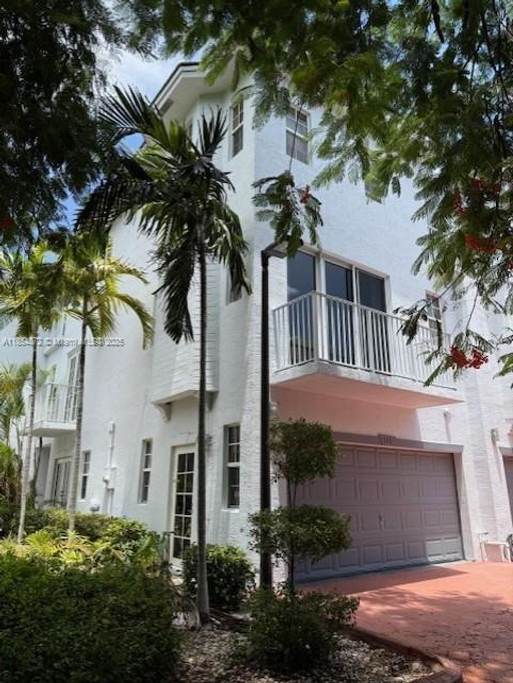 Photo of 2725 NE 8th Ave, Wilton Manors, FL 33334 (MLS # A11854872)