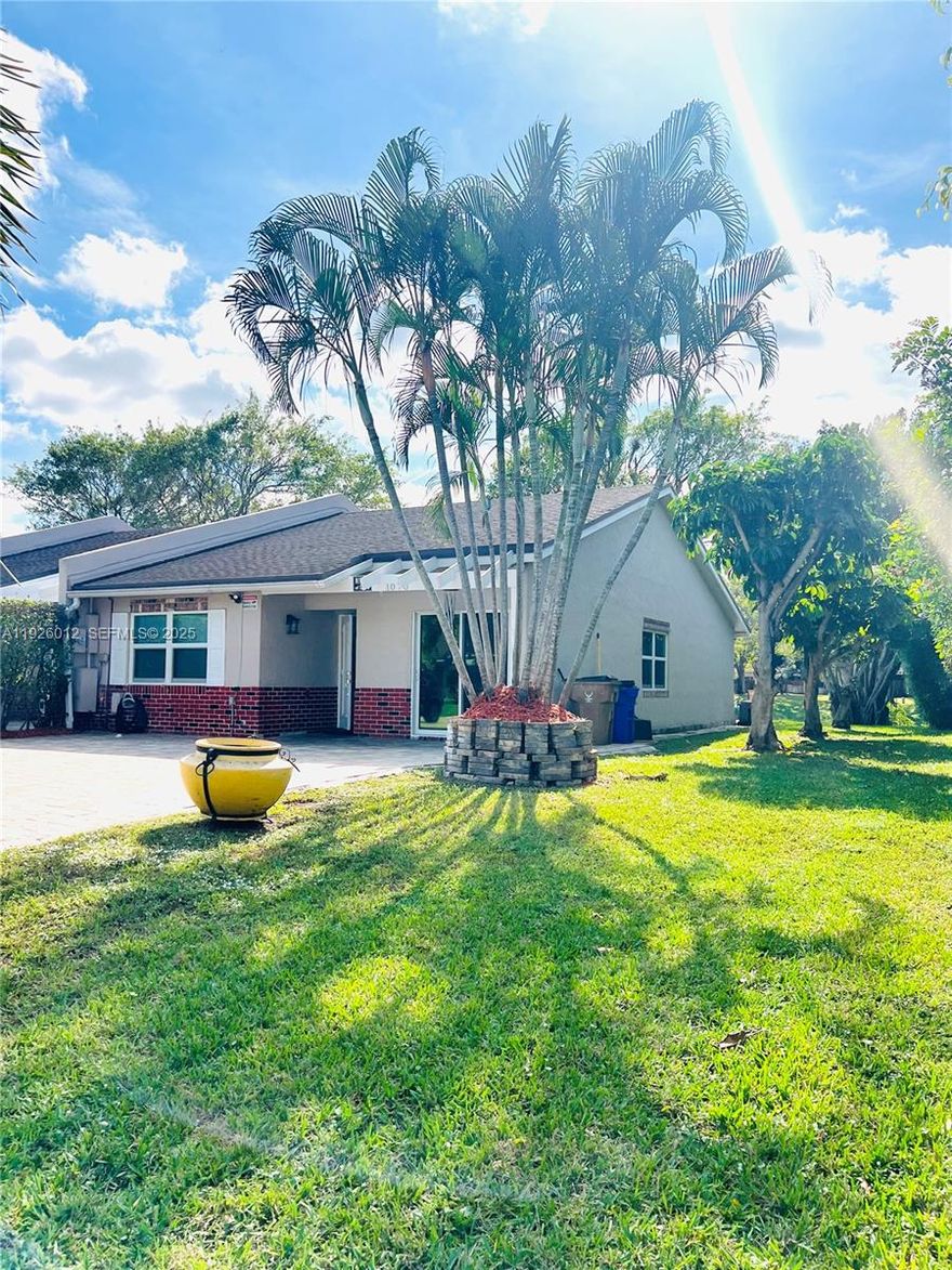 Stunning Fully Remodeled 2BR/2BA Single Family Home in Deerfield Beach!
Beautifully updated home featuring an open modern layout, brand-new stainless steel appliances, and complete top-to-bottom renovations. Located in a friendly, well-kept community with resort-style amenities including a recently renovated pool, clubhouse, and tennis/pickleball courts. Enjoy a waterfront backyard perfect for relaxing or entertaining. Truly a must-see property move in ready and impeccably finished!